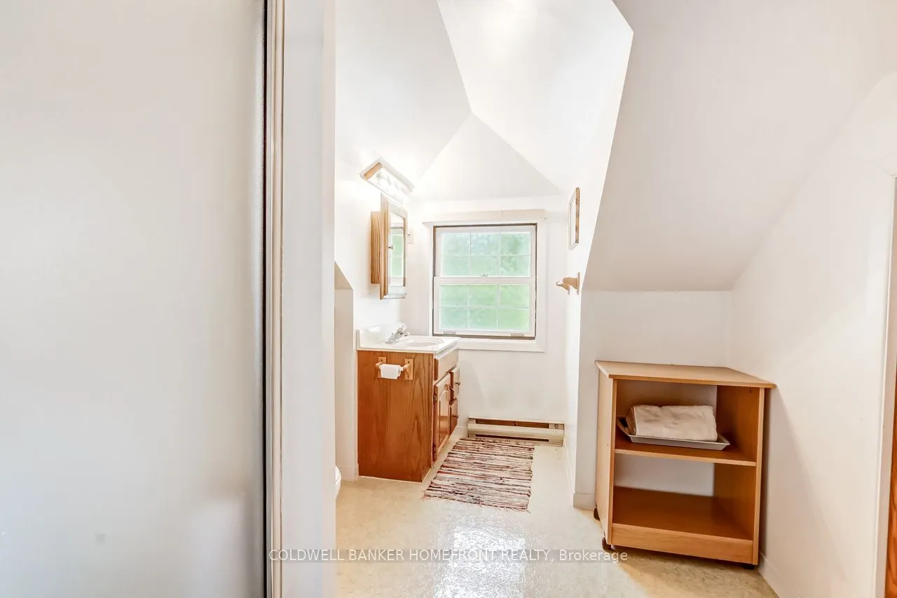 138 St James Street S