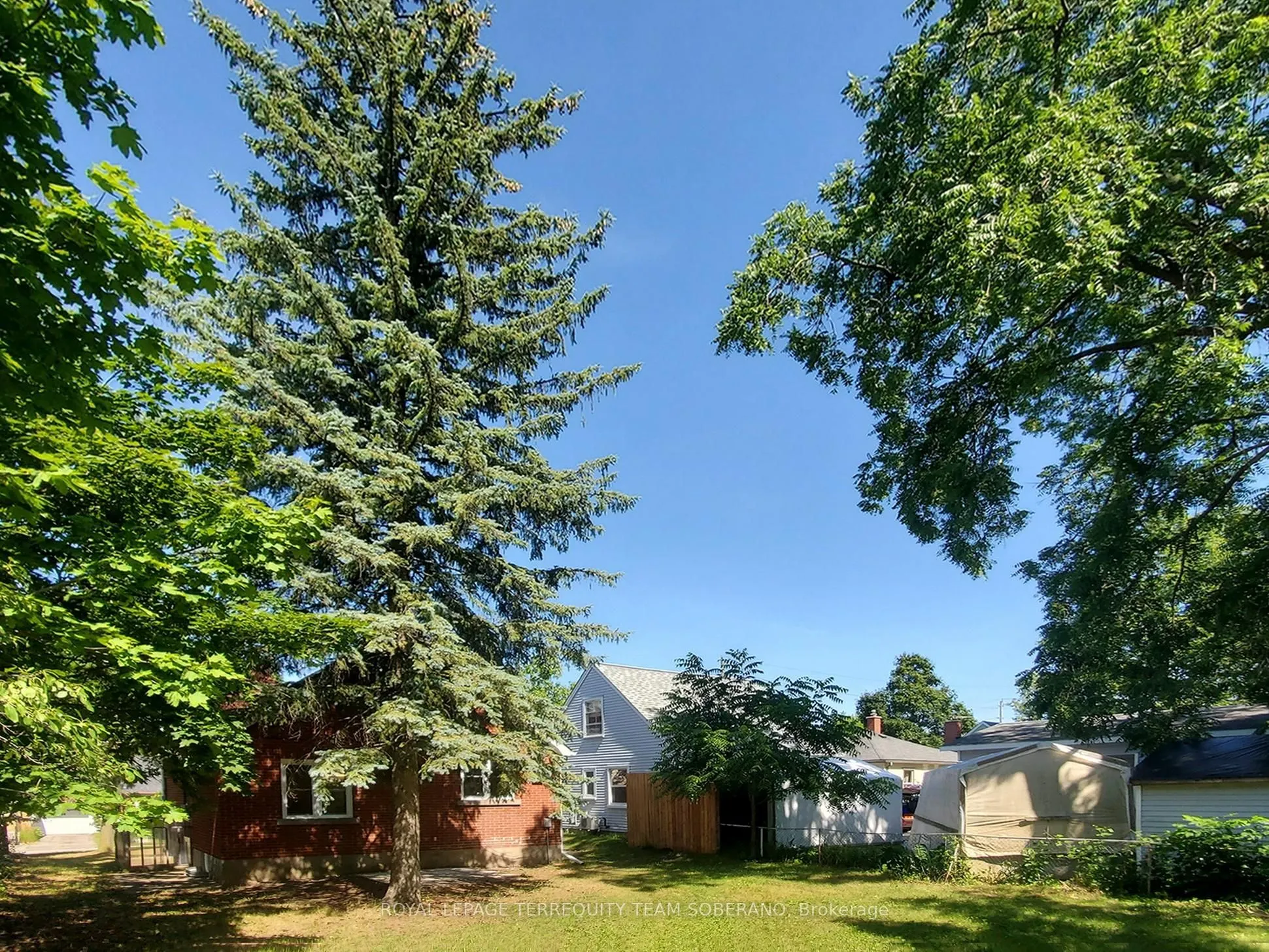 13 Roslin Avenue N