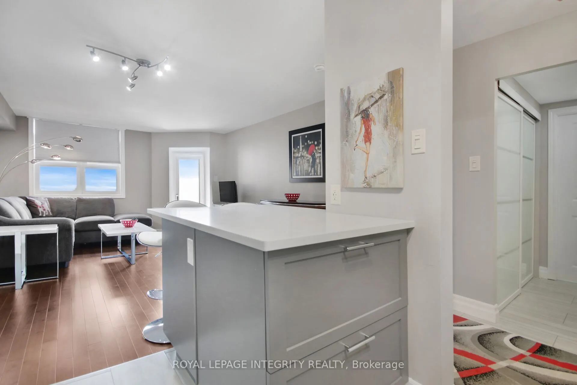 1025 Grenon Avenue, #918