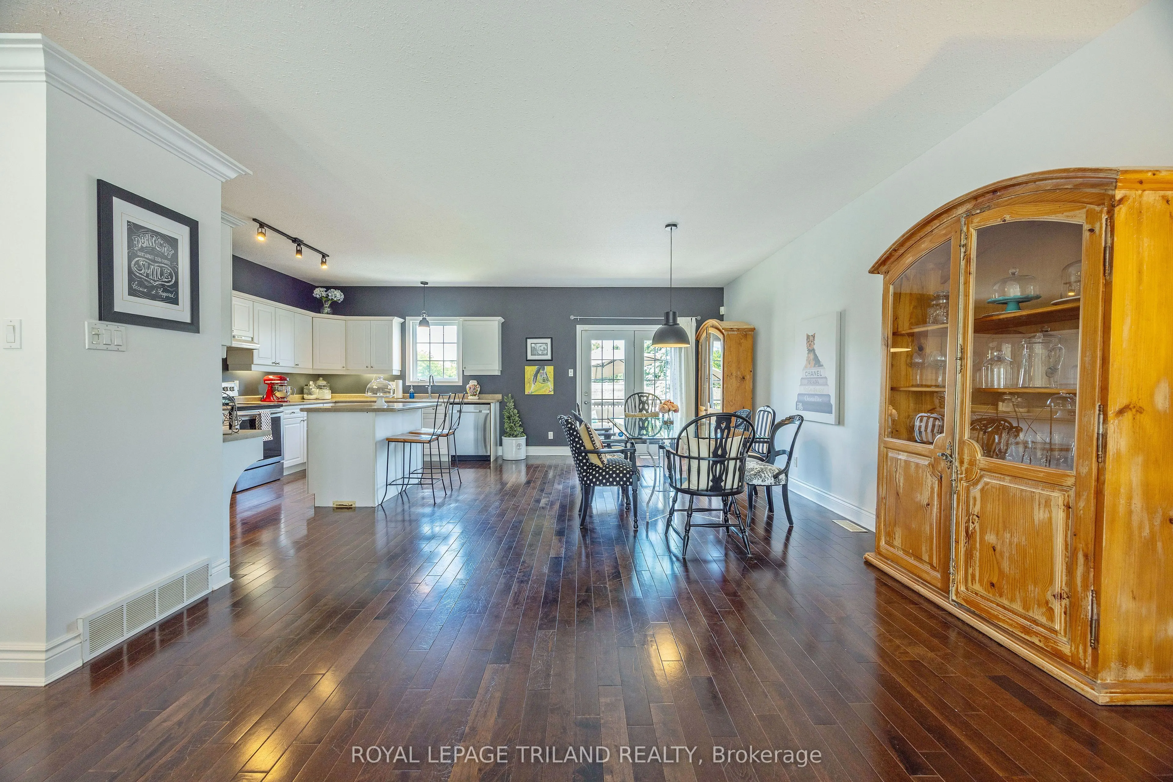 780 WHITEHAVEN Crescent