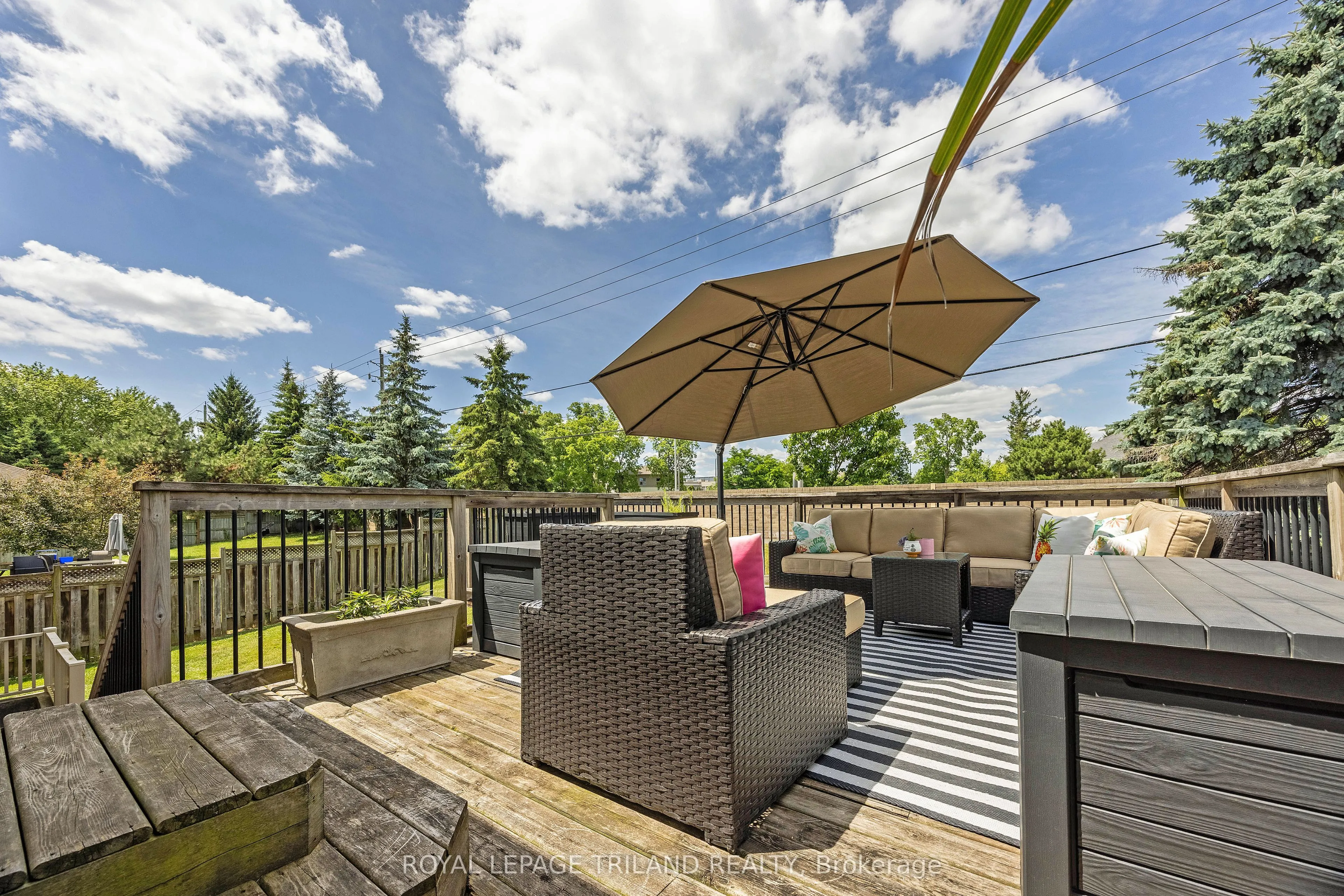 780 WHITEHAVEN Crescent