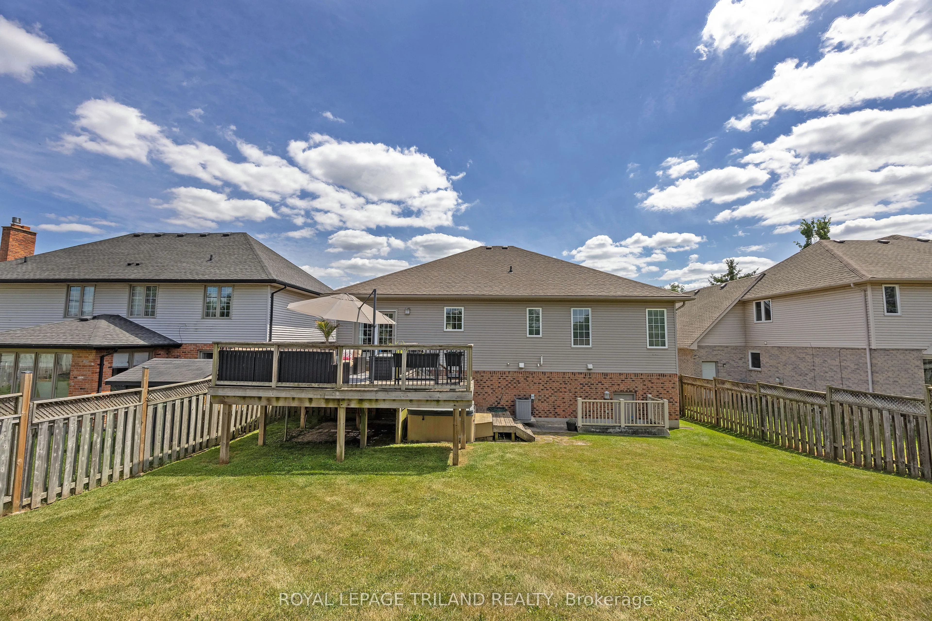 780 WHITEHAVEN Crescent