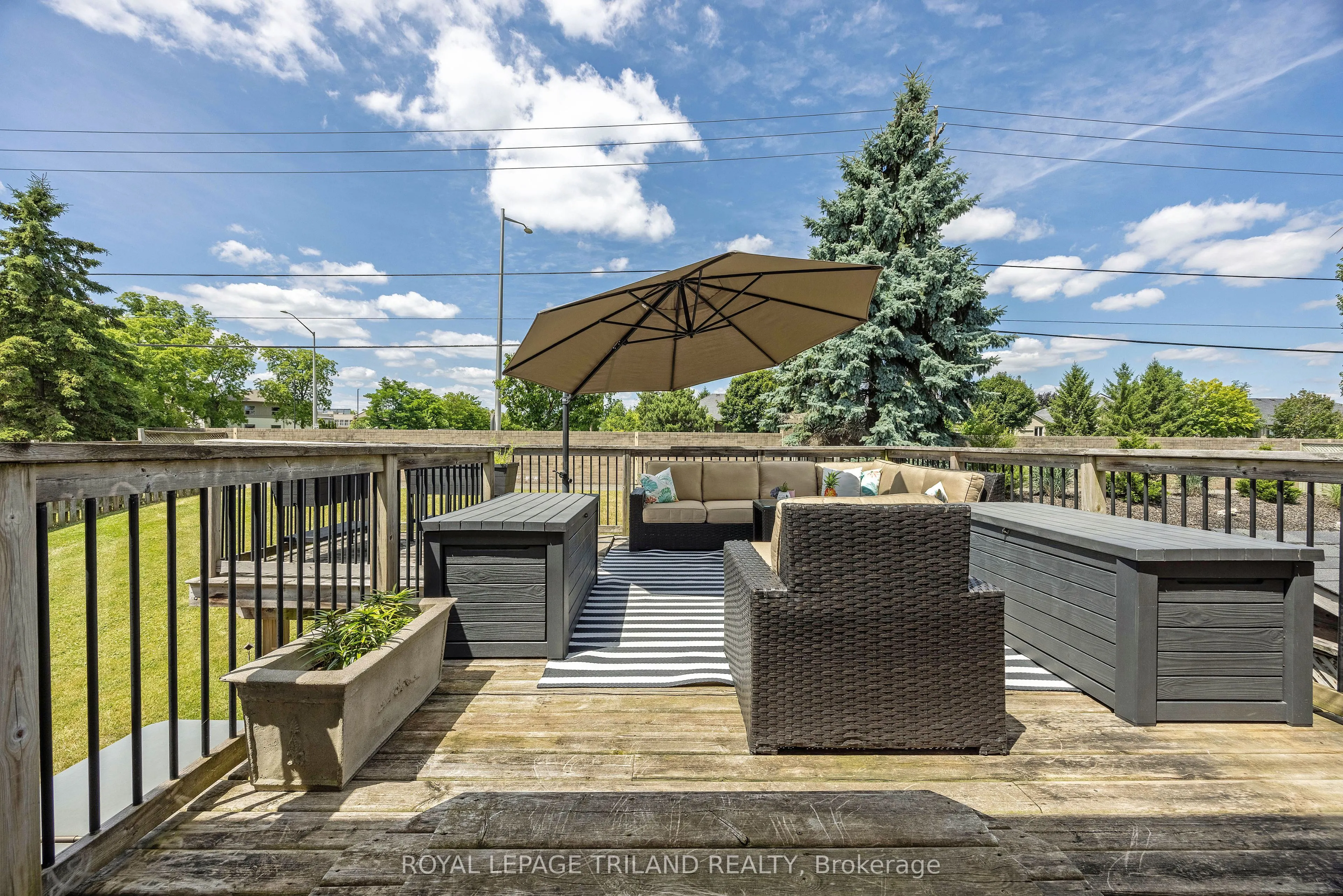 780 WHITEHAVEN Crescent