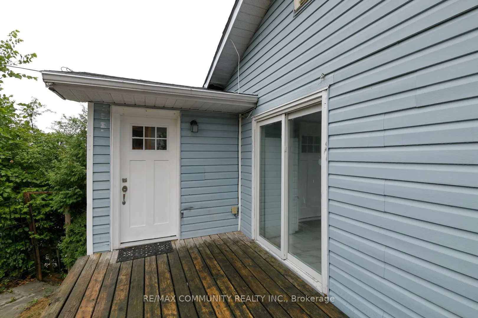 52 Hillside Street