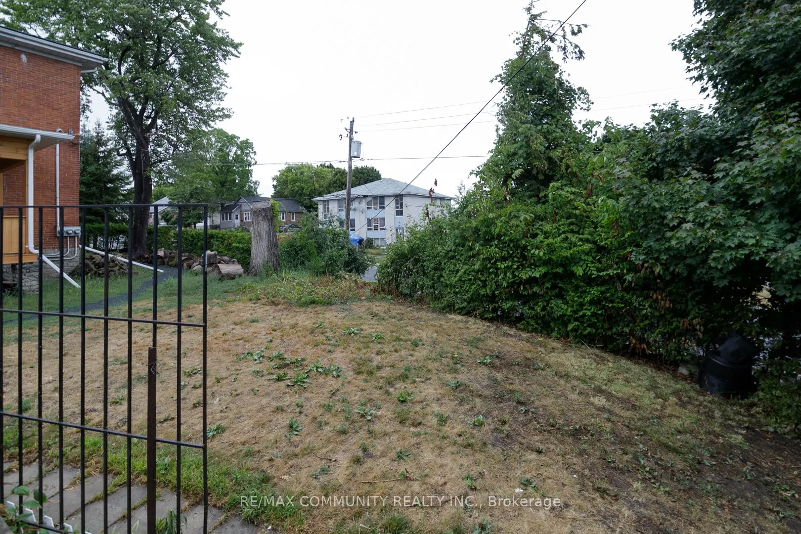 52 Hillside Street