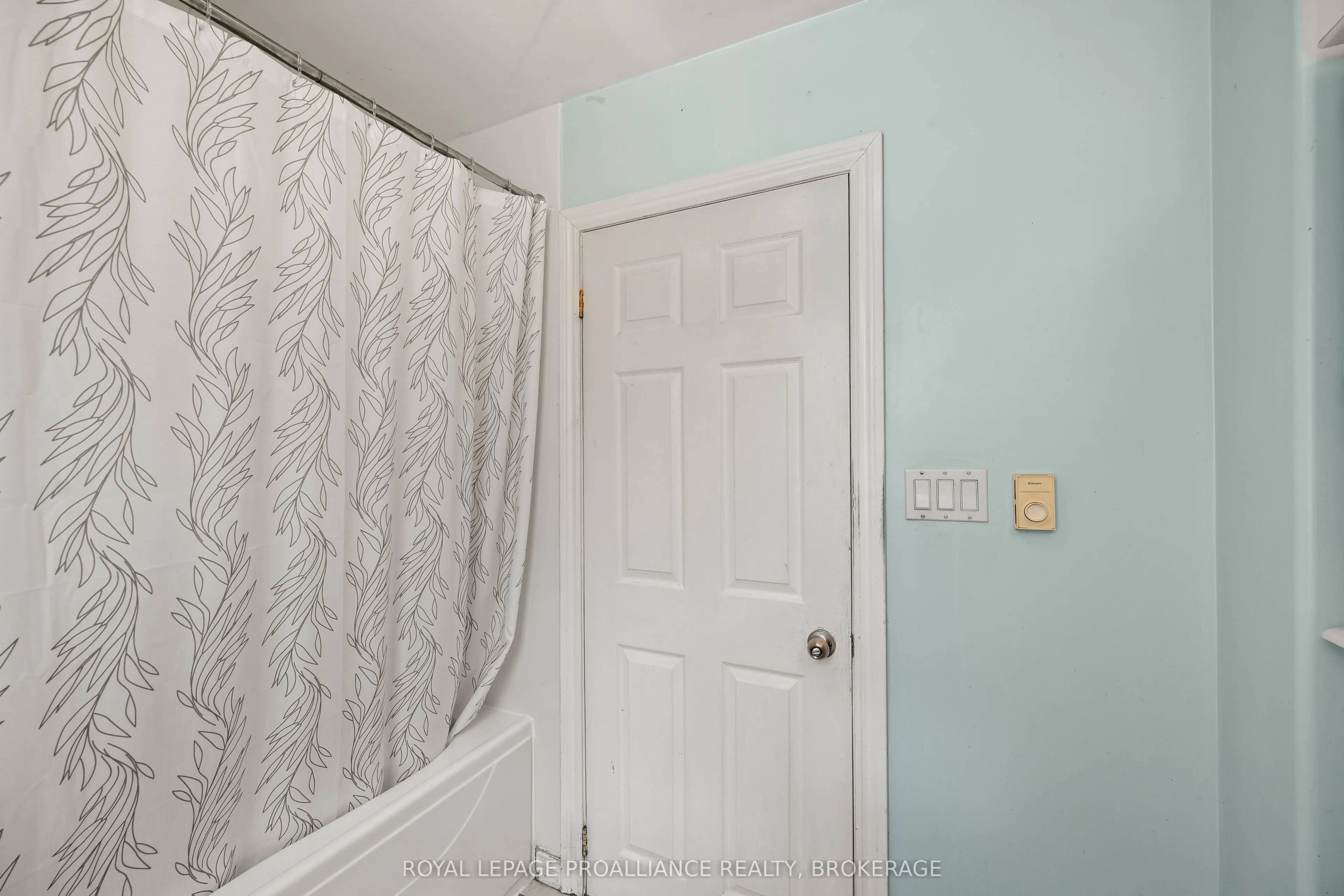 3734 Battersea Road