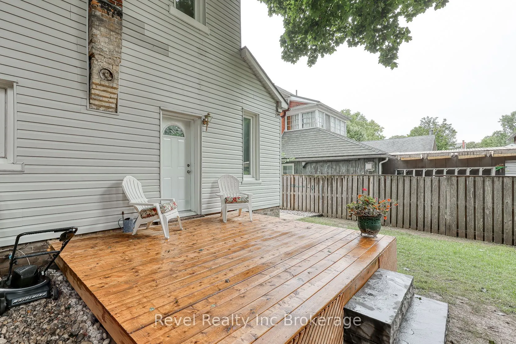 453 Drew Street