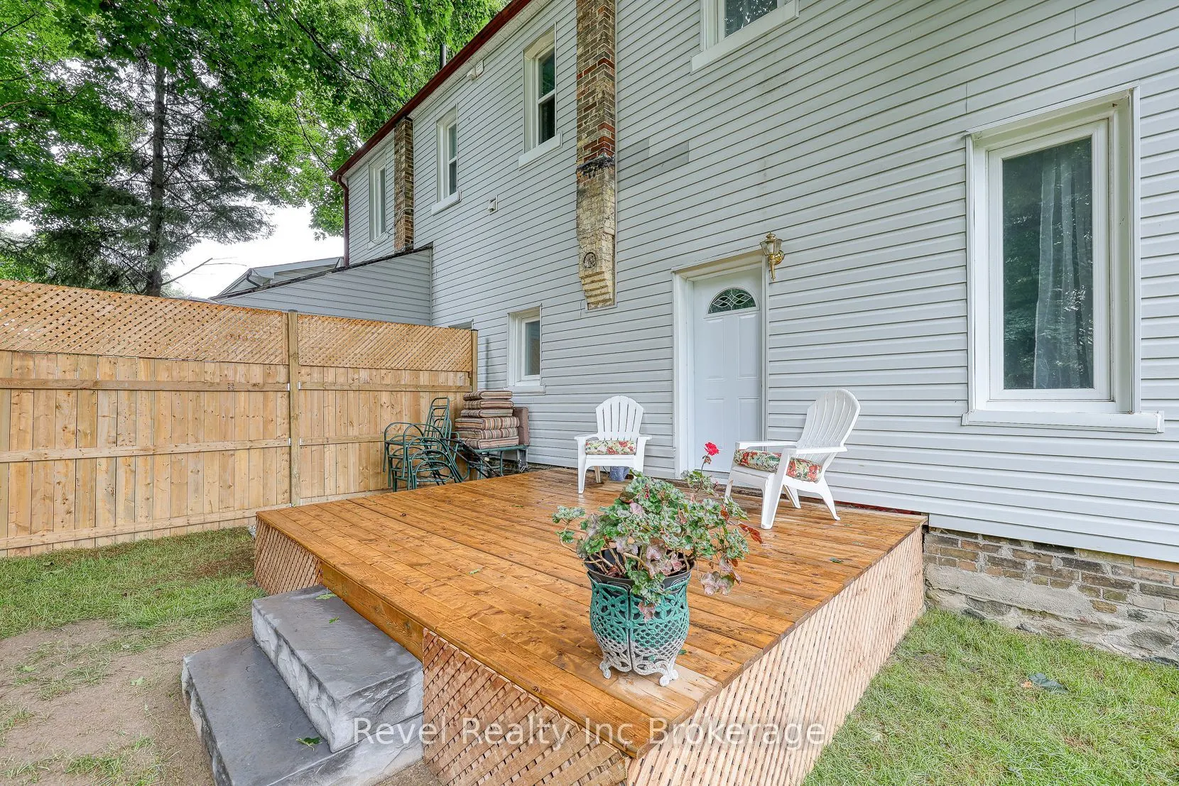 453 Drew Street