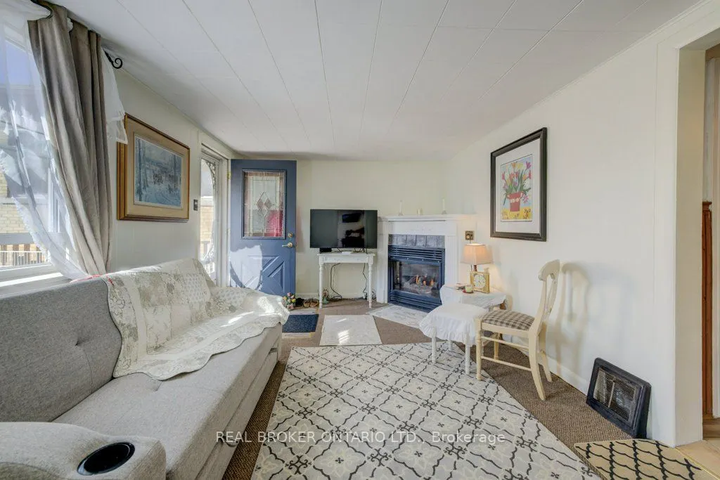 458 Upper Wentworth Street