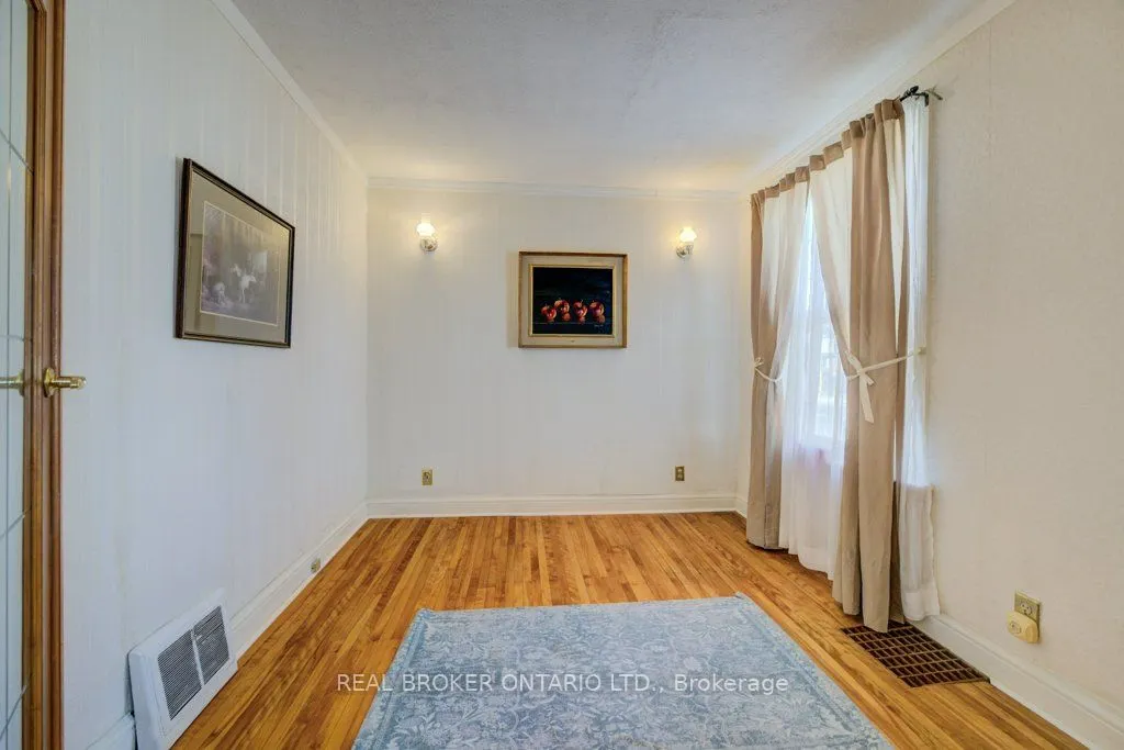 458 Upper Wentworth Street