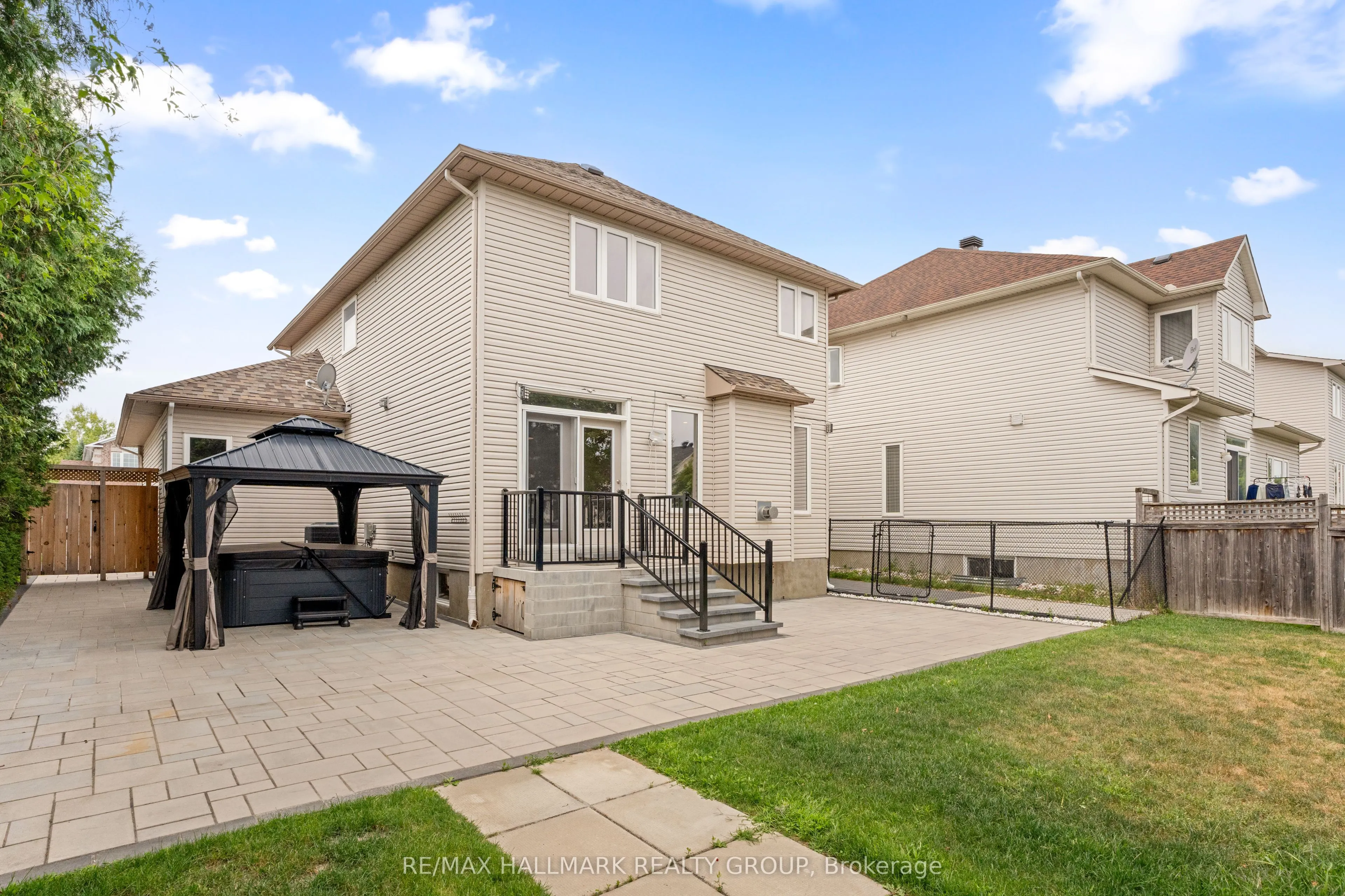 41 SMOKETREE Crescent E