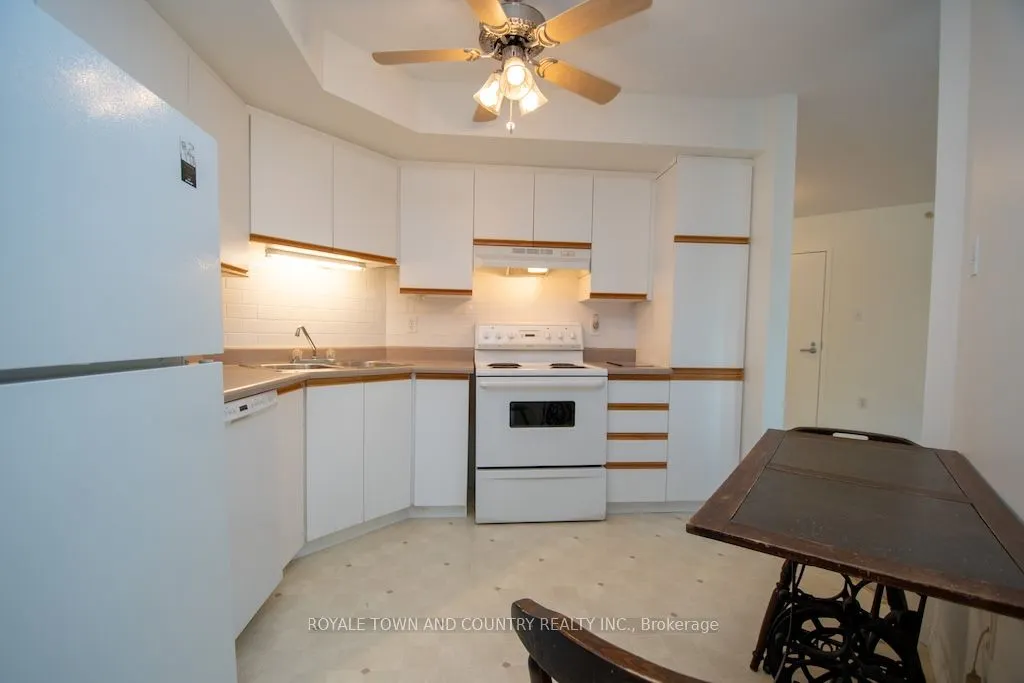 8 Huron Street, #302