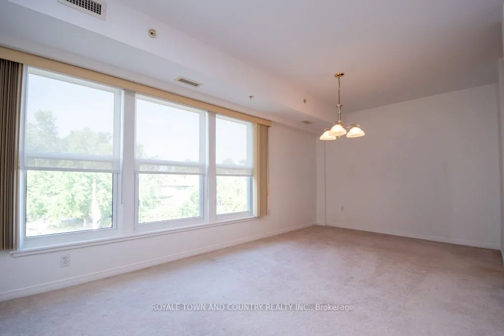8 Huron Street, #302