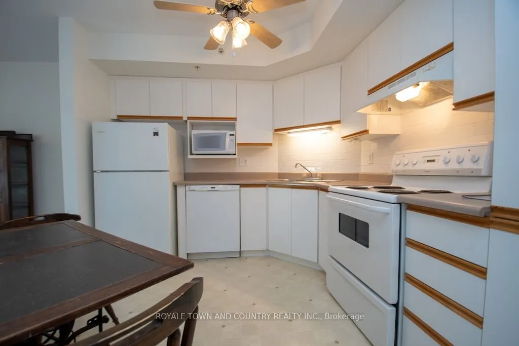 8 Huron Street, #302