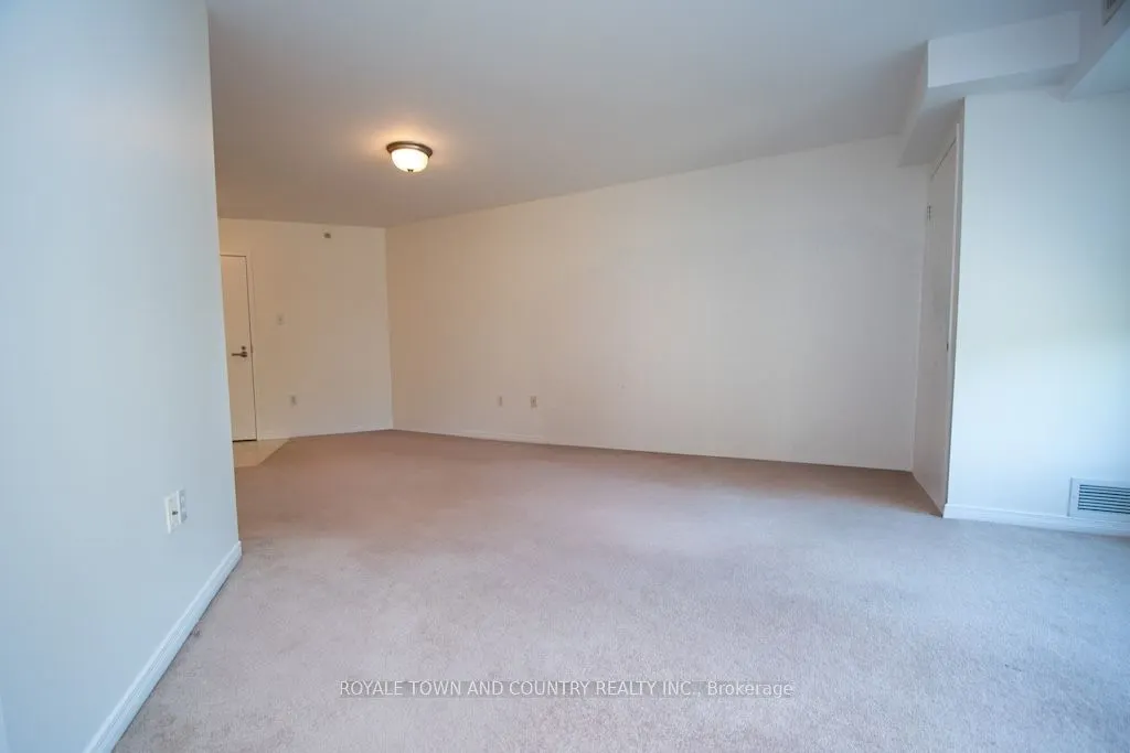 8 Huron Street, #302