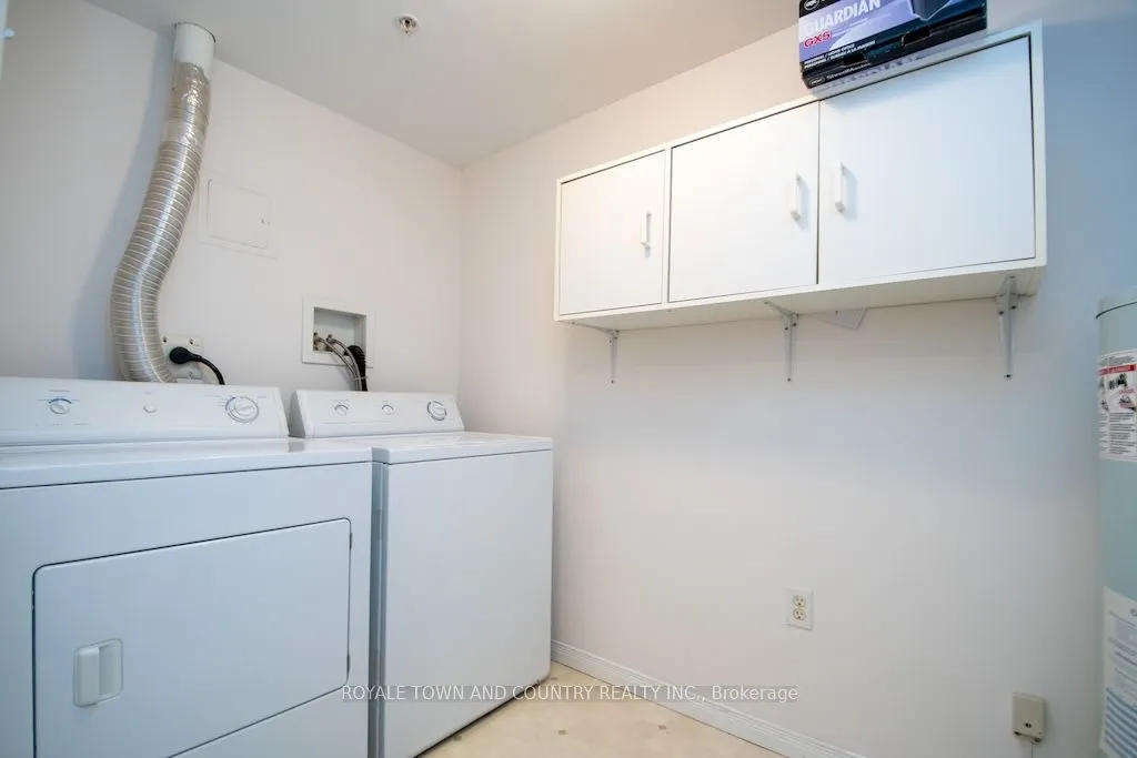 8 Huron Street, #302