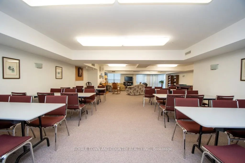 8 Huron Street, #302