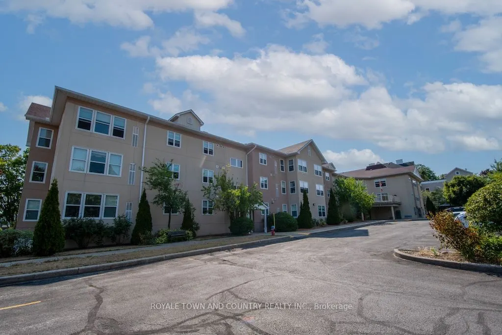 8 Huron Street, #302