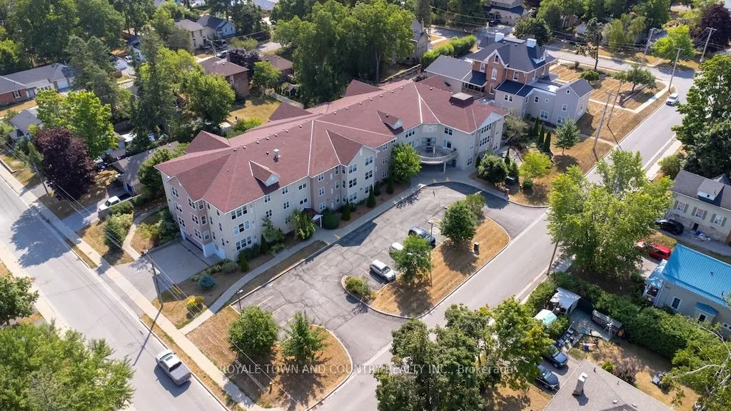 8 Huron Street, #302