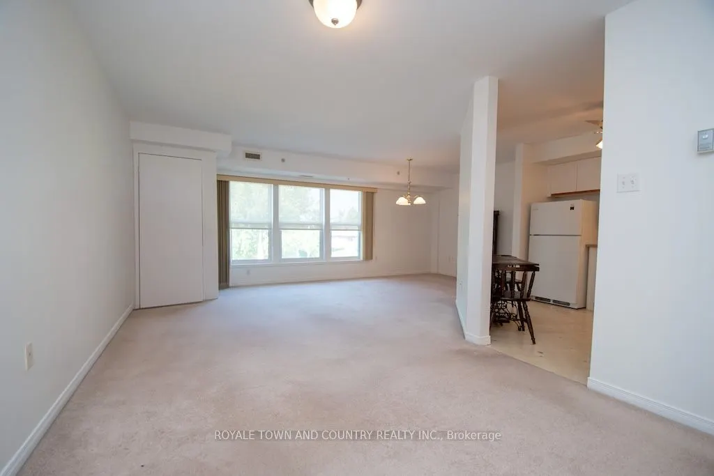 8 Huron Street, #302