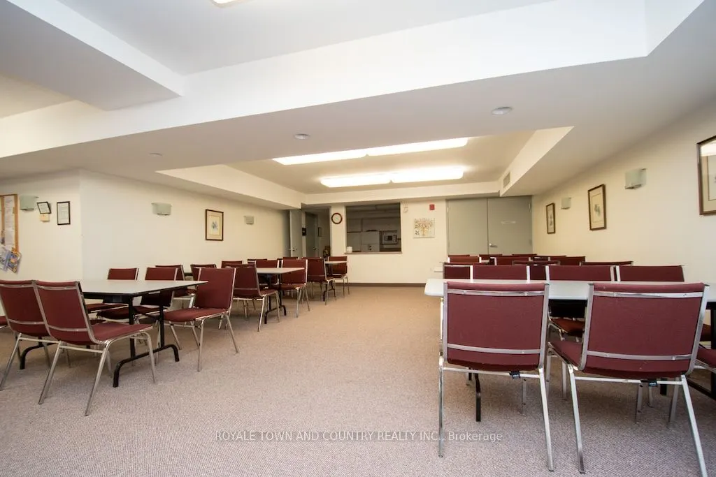 8 Huron Street, #302