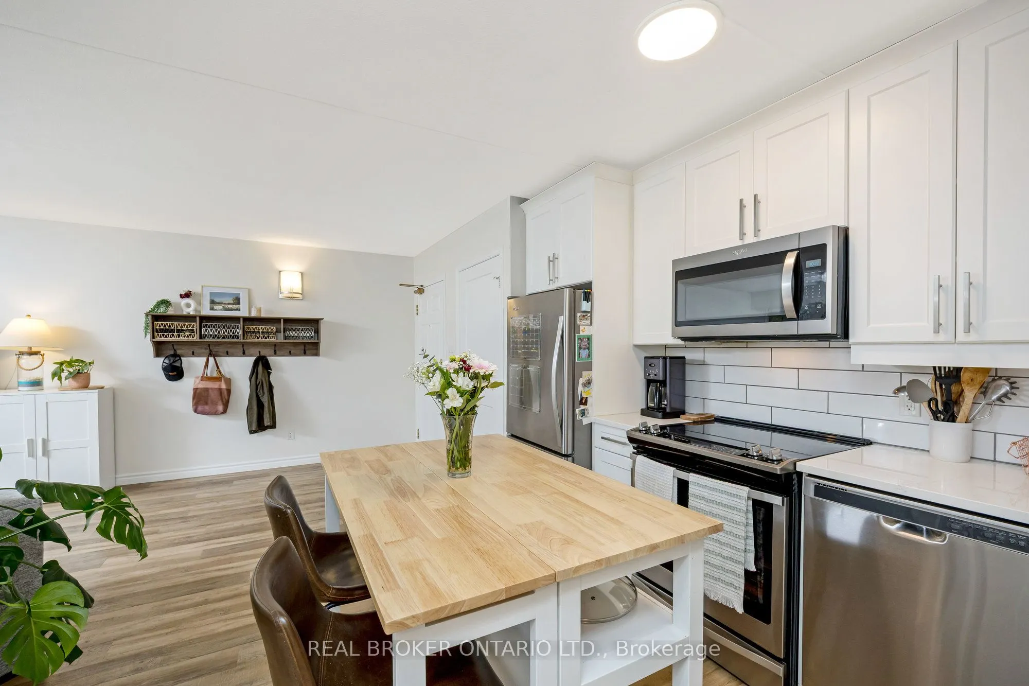 264 Alma Street, #203