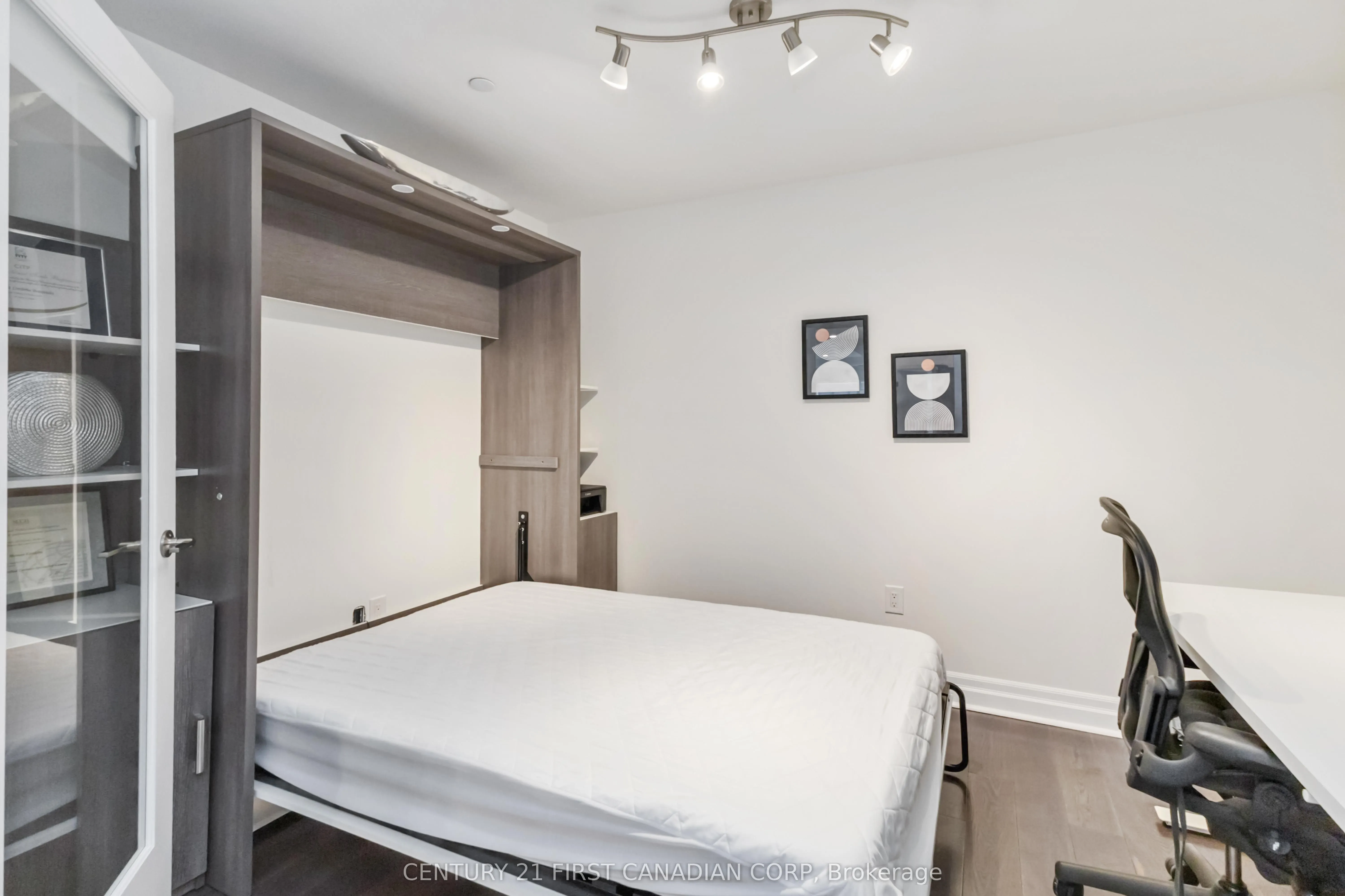 505 Talbot Street, #809