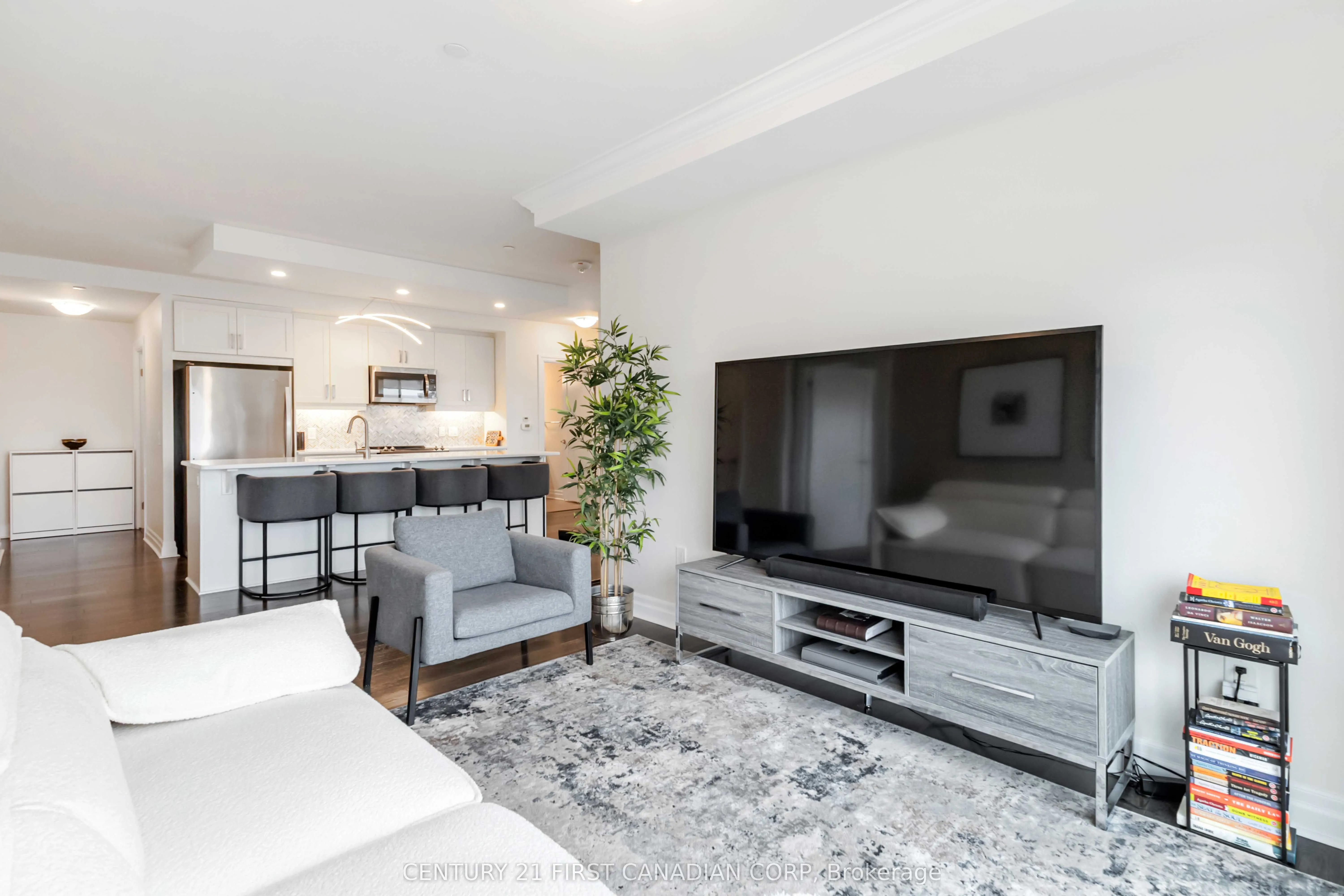 505 Talbot Street, #809