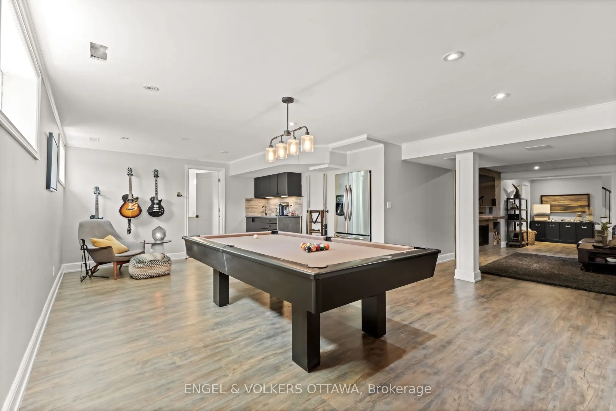 6957 Lake Forest Walk