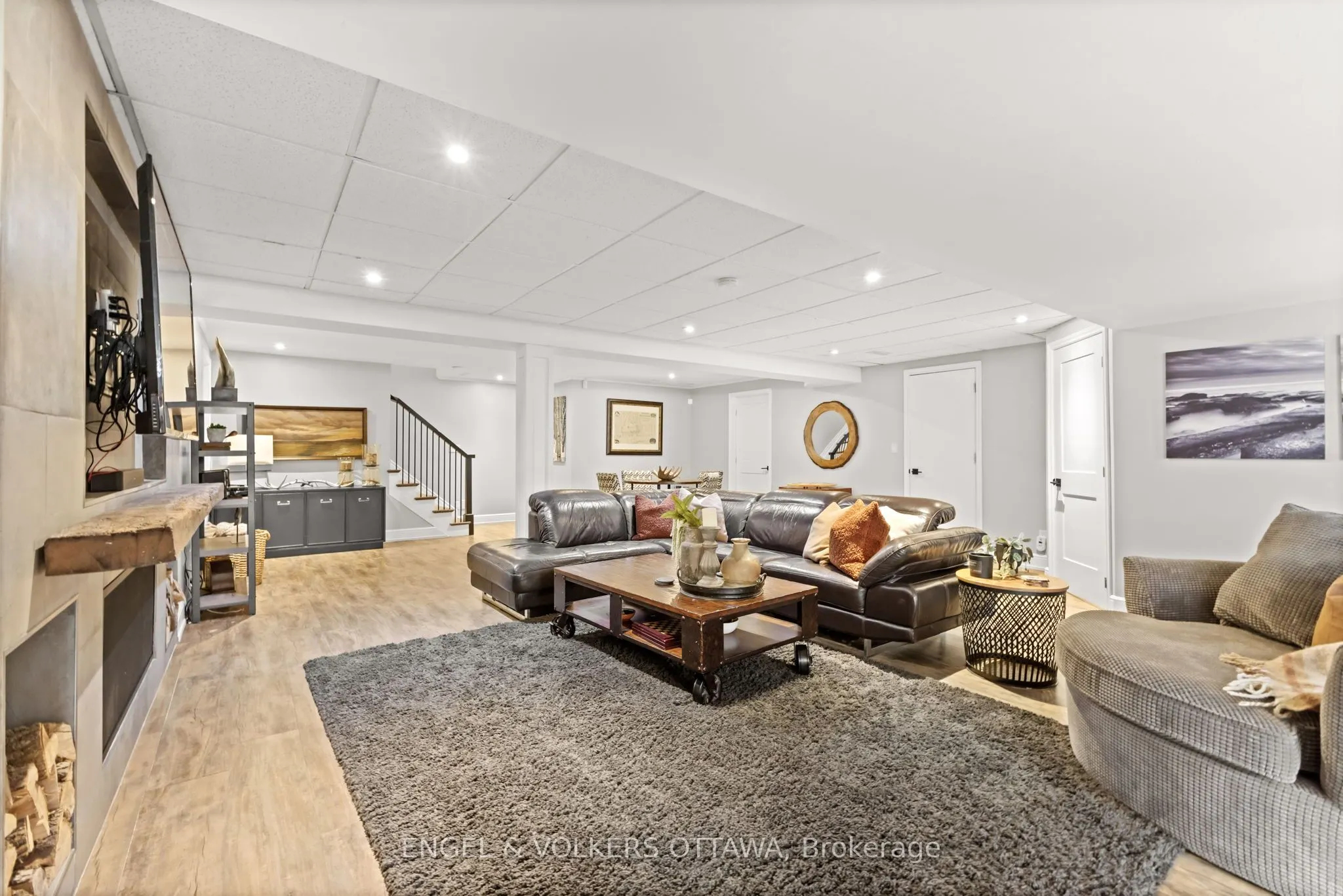 6957 Lake Forest Walk