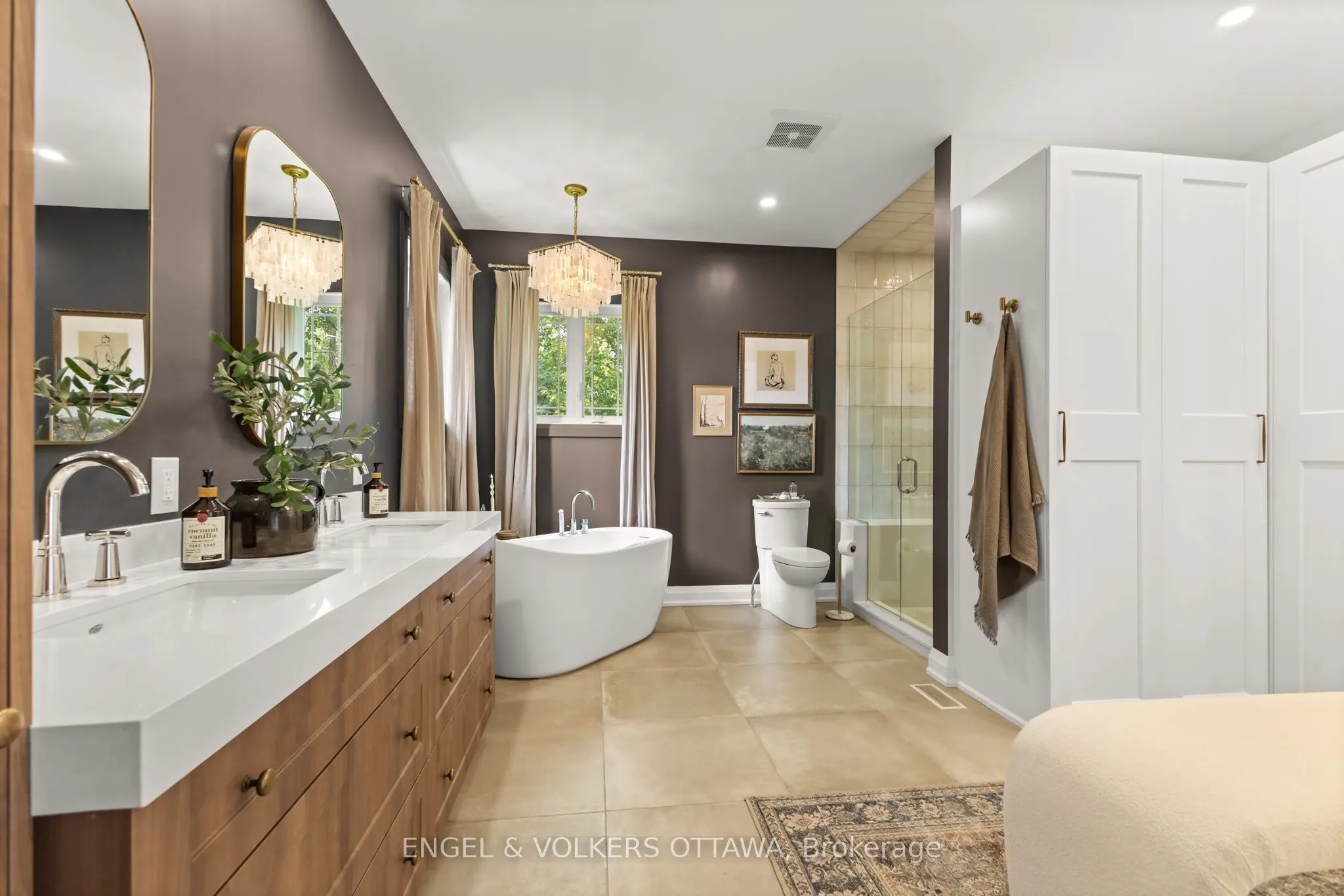 6957 Lake Forest Walk