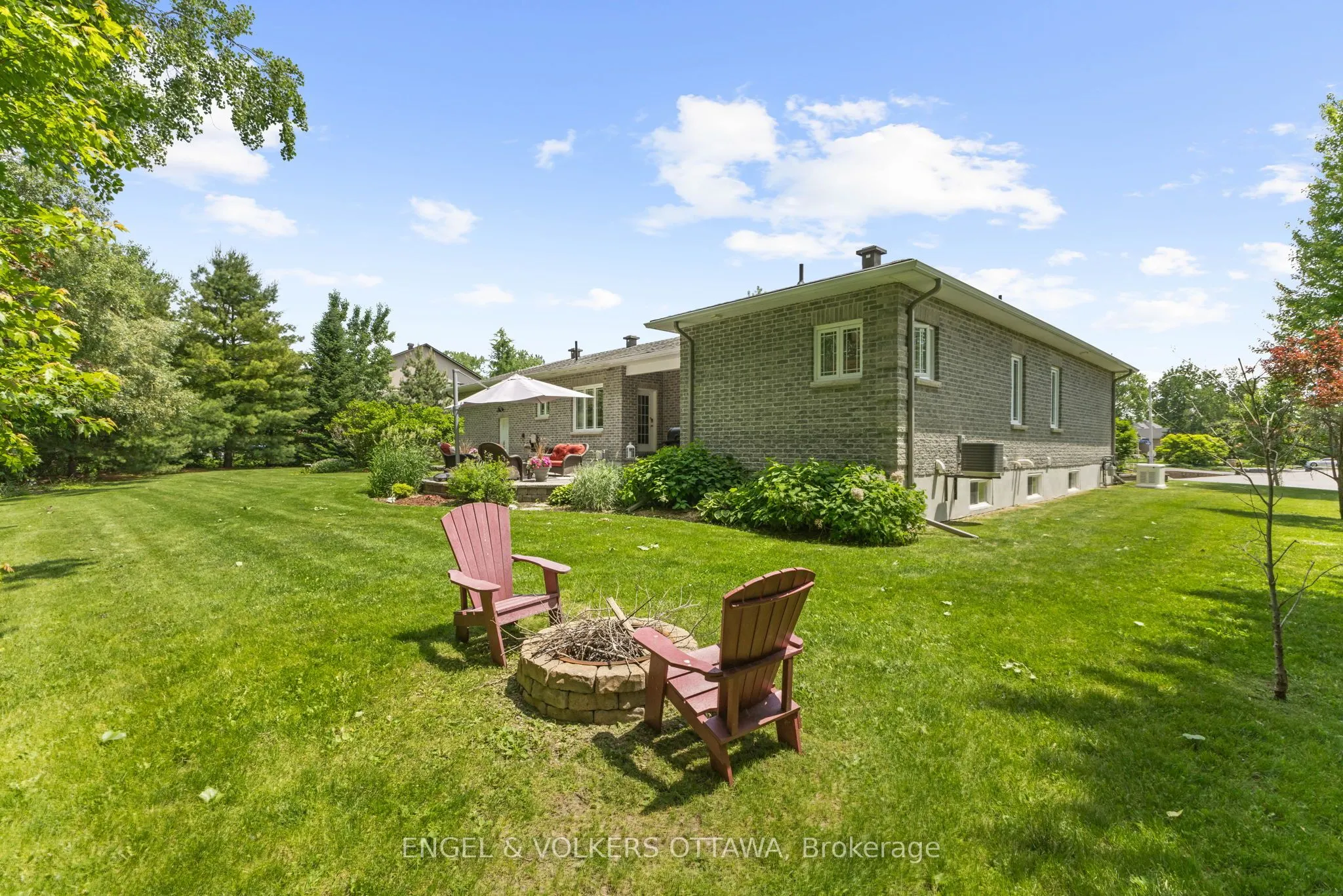 6957 Lake Forest Walk