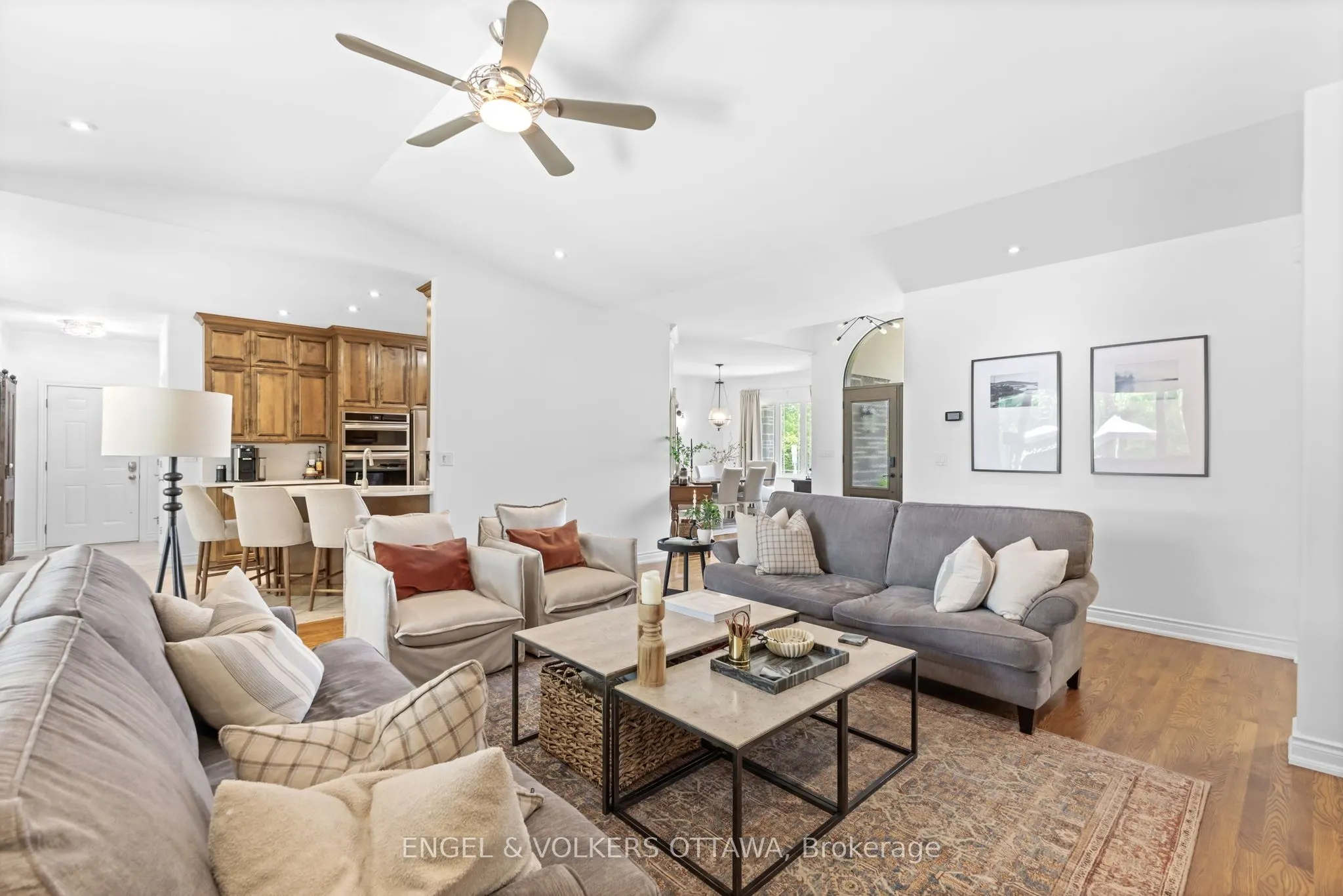 6957 Lake Forest Walk