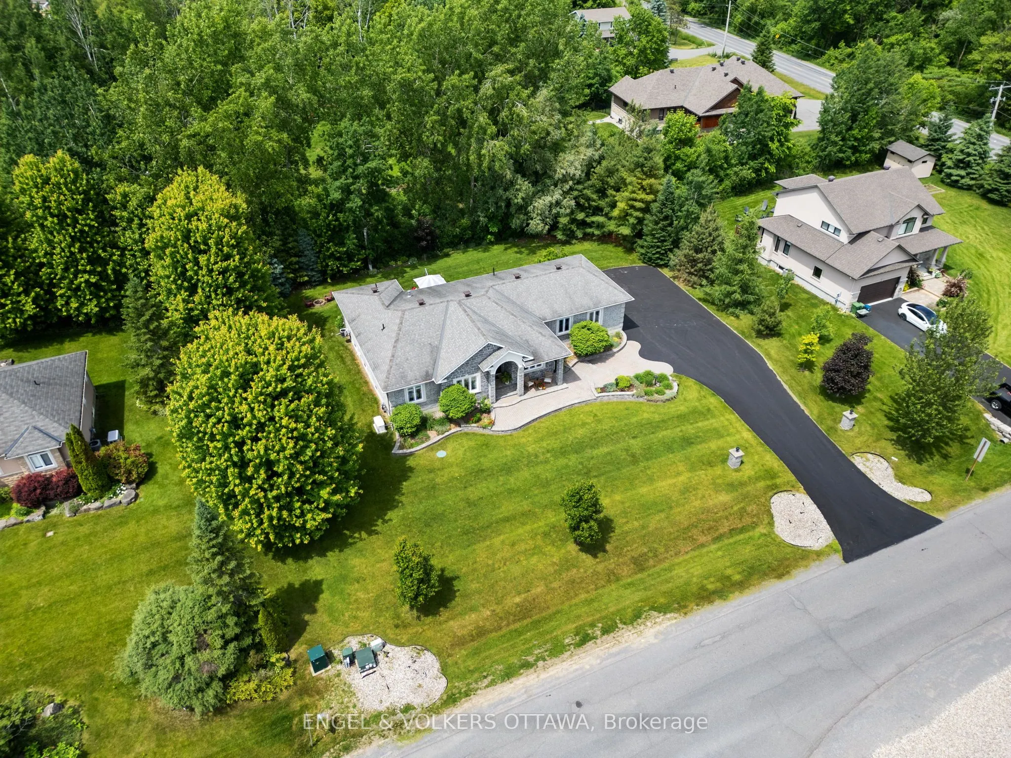 6957 Lake Forest Walk
