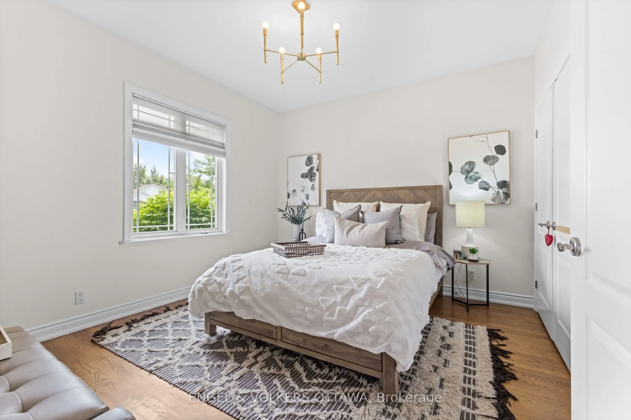 6957 Lake Forest Walk