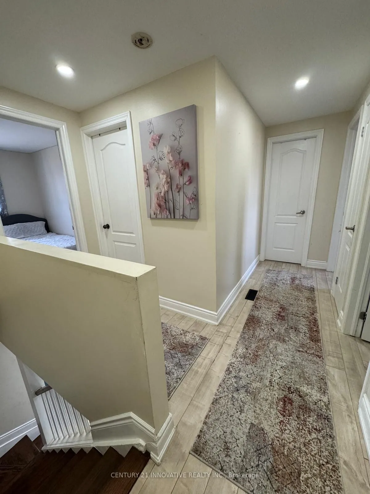 735 Parkview Crescent
