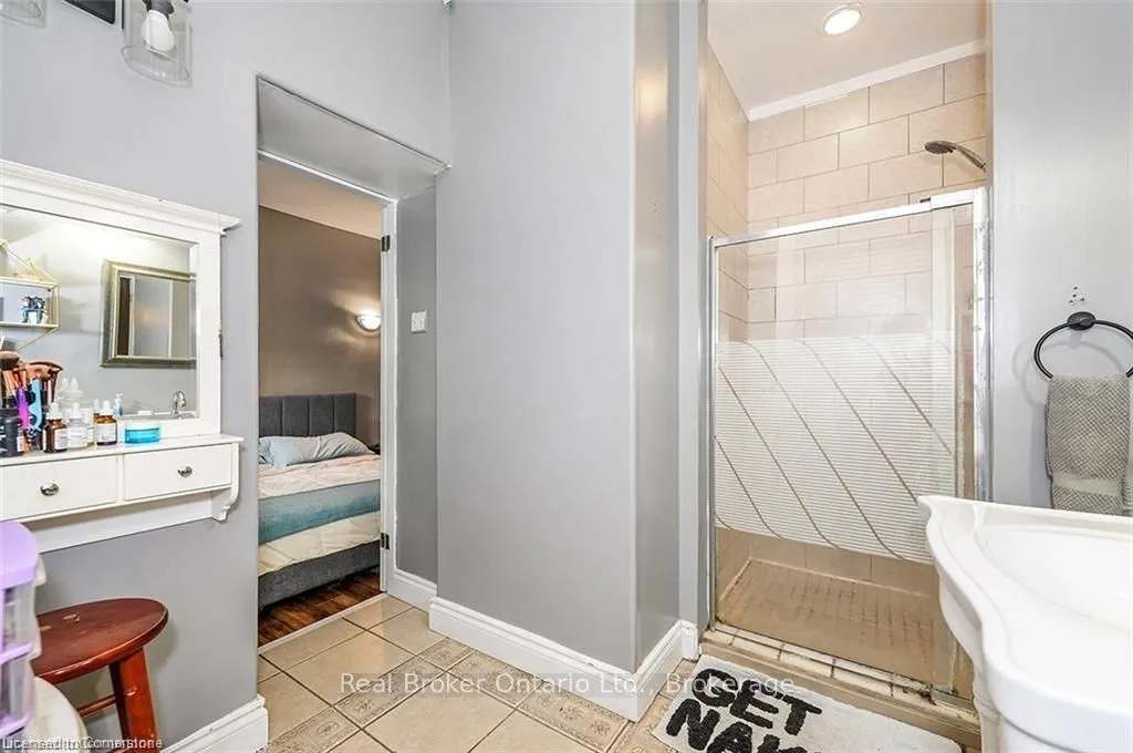 22 Maple Ridge Road