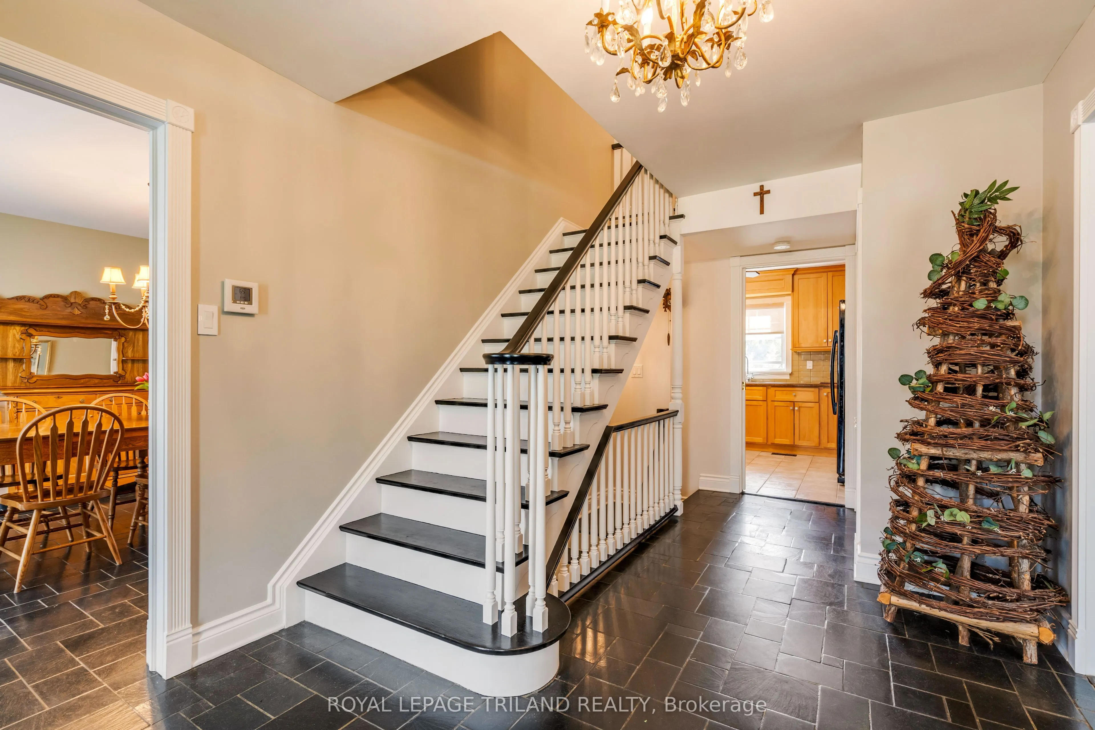 27 Cherokee Road