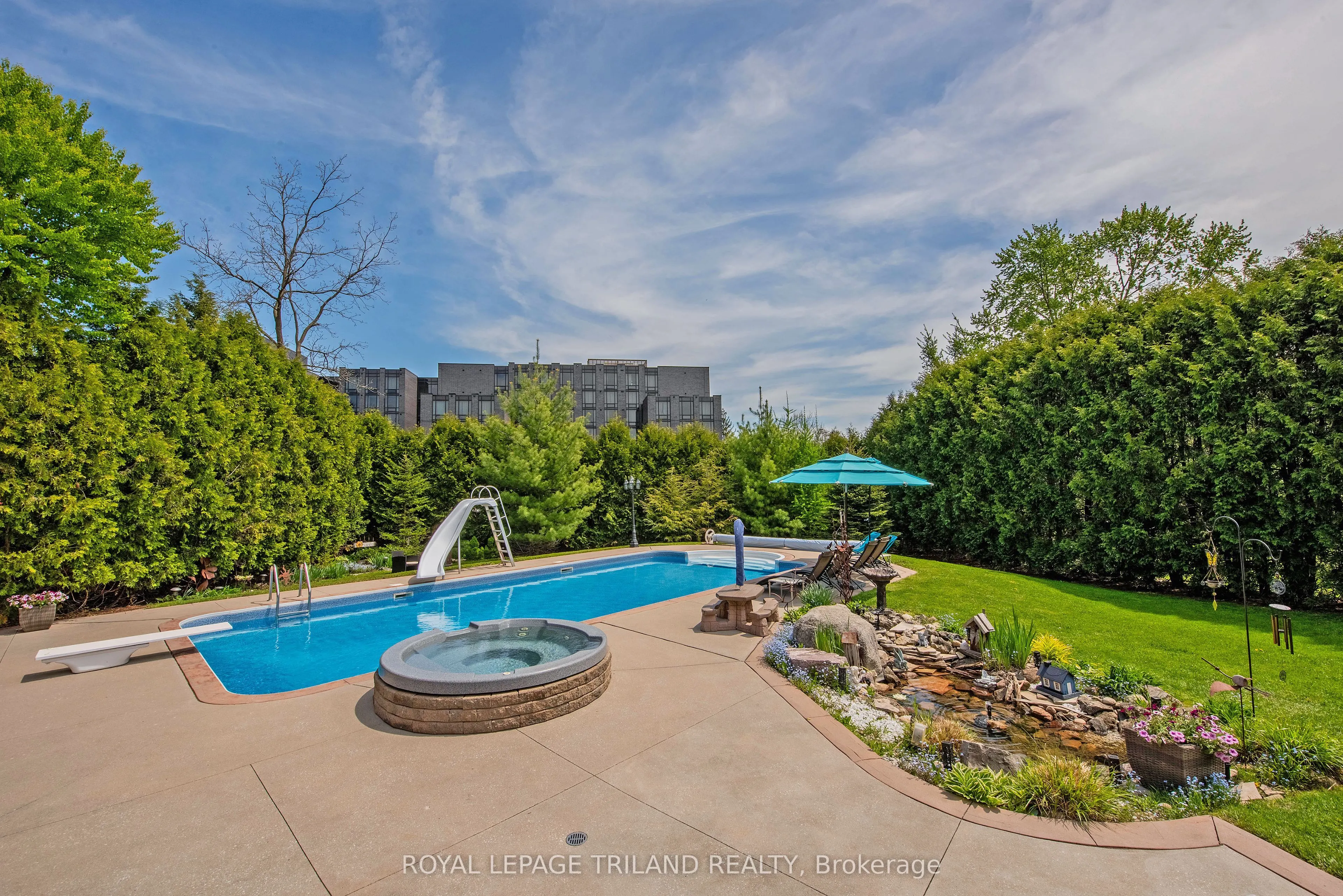 27 Cherokee Road