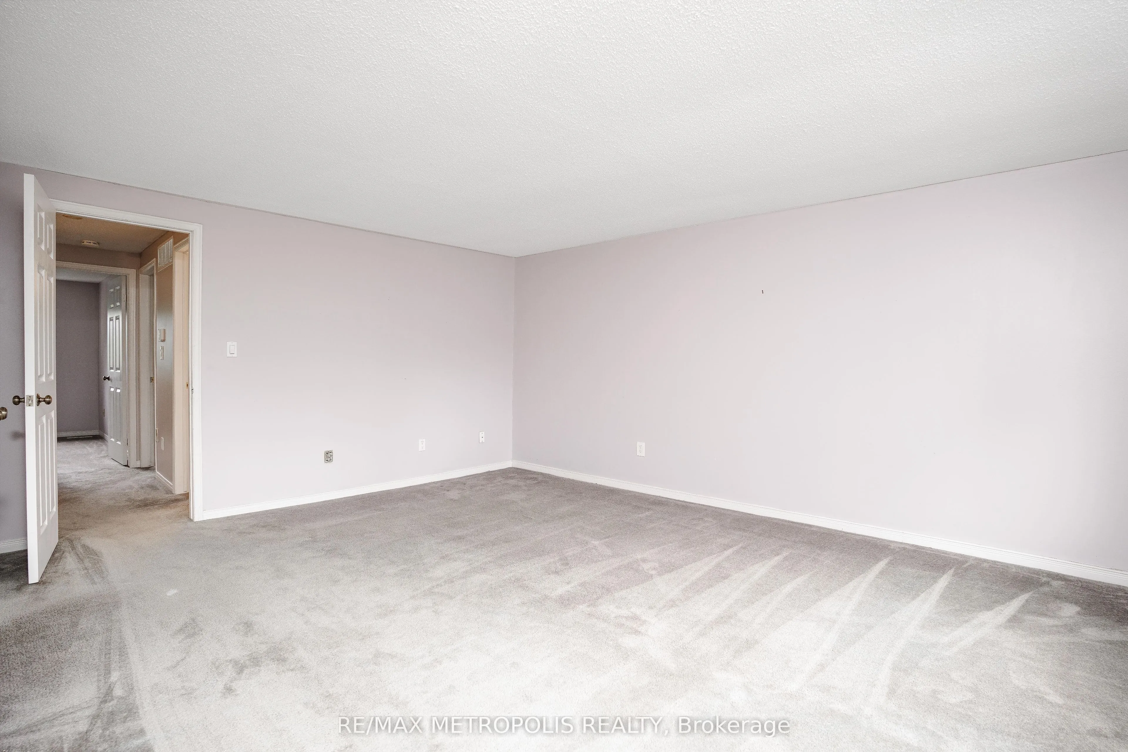 2 Royalwood Court, #59