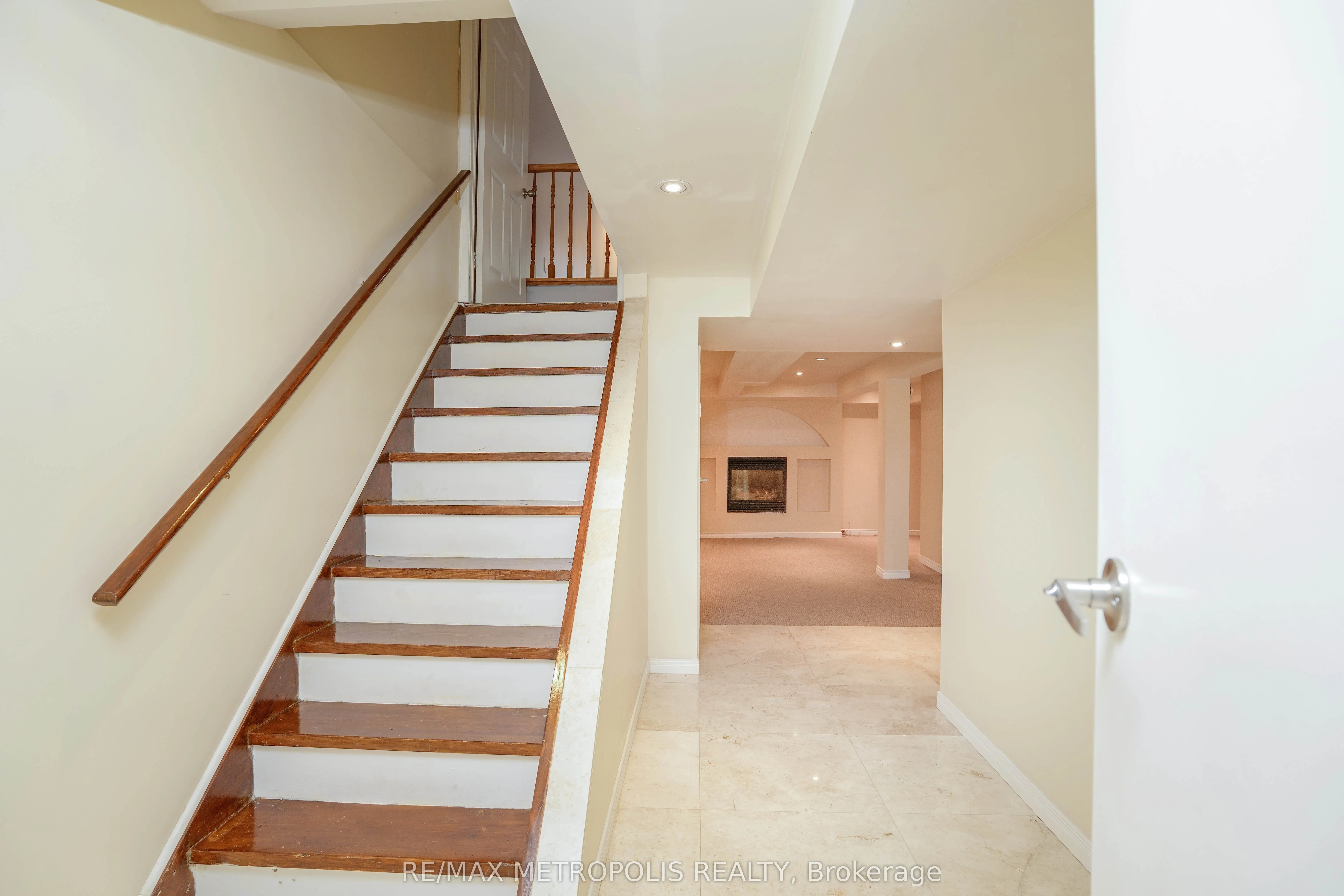 2 Royalwood Court, #59