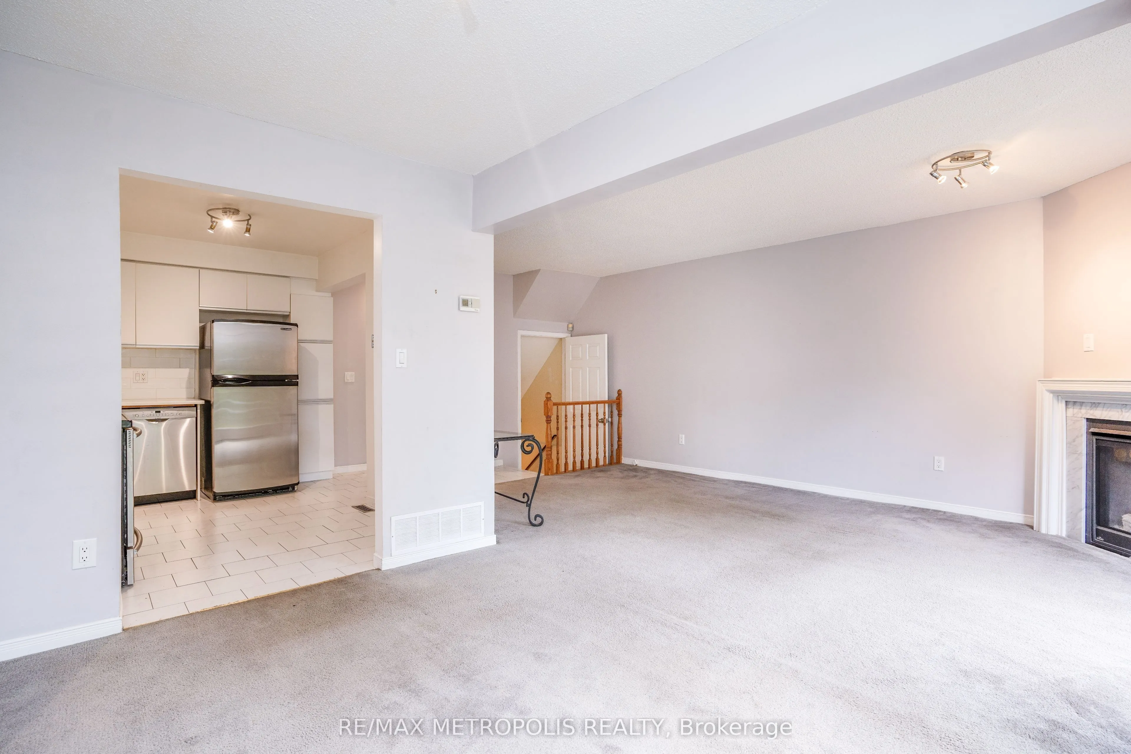 2 Royalwood Court, #59