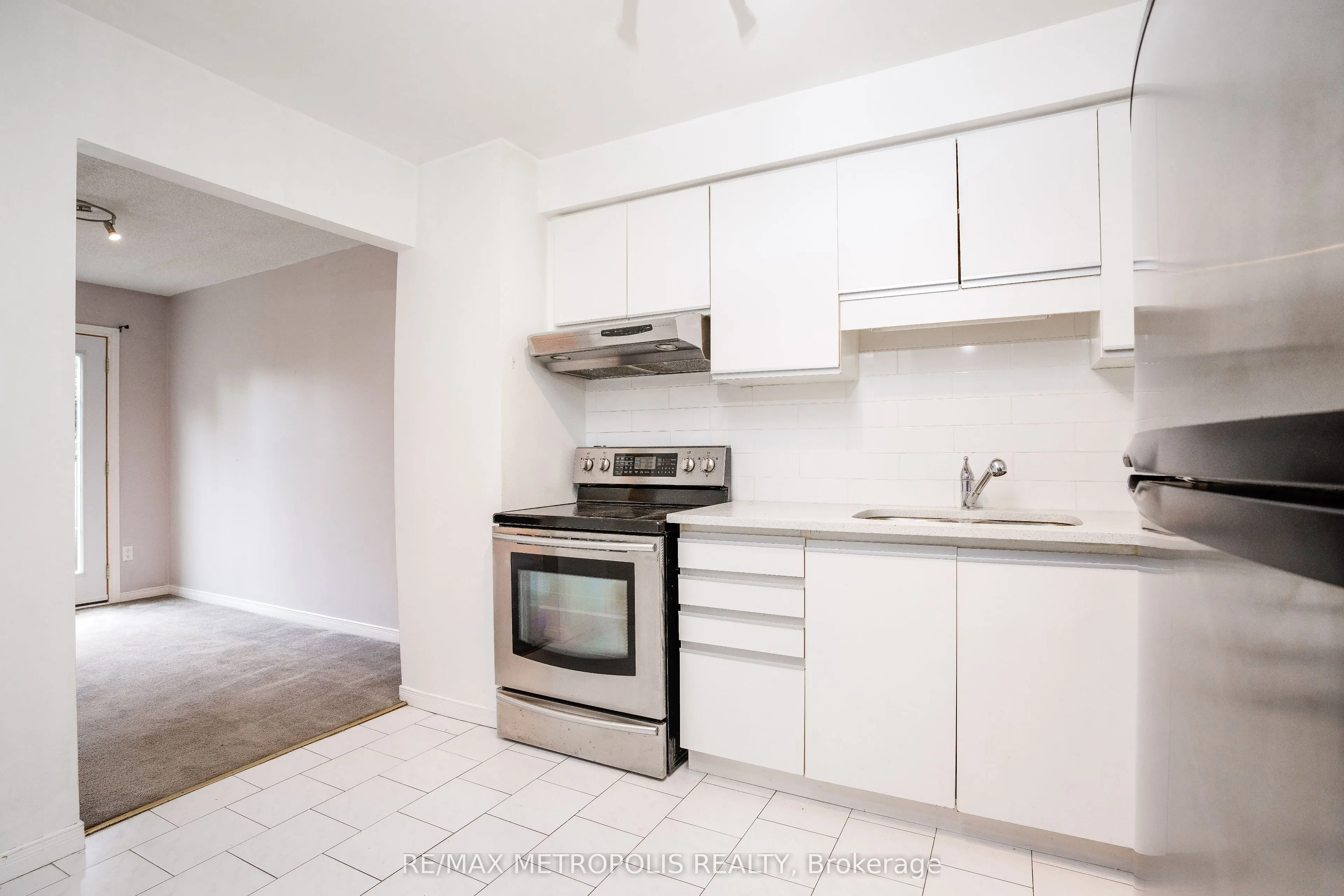 2 Royalwood Court, #59