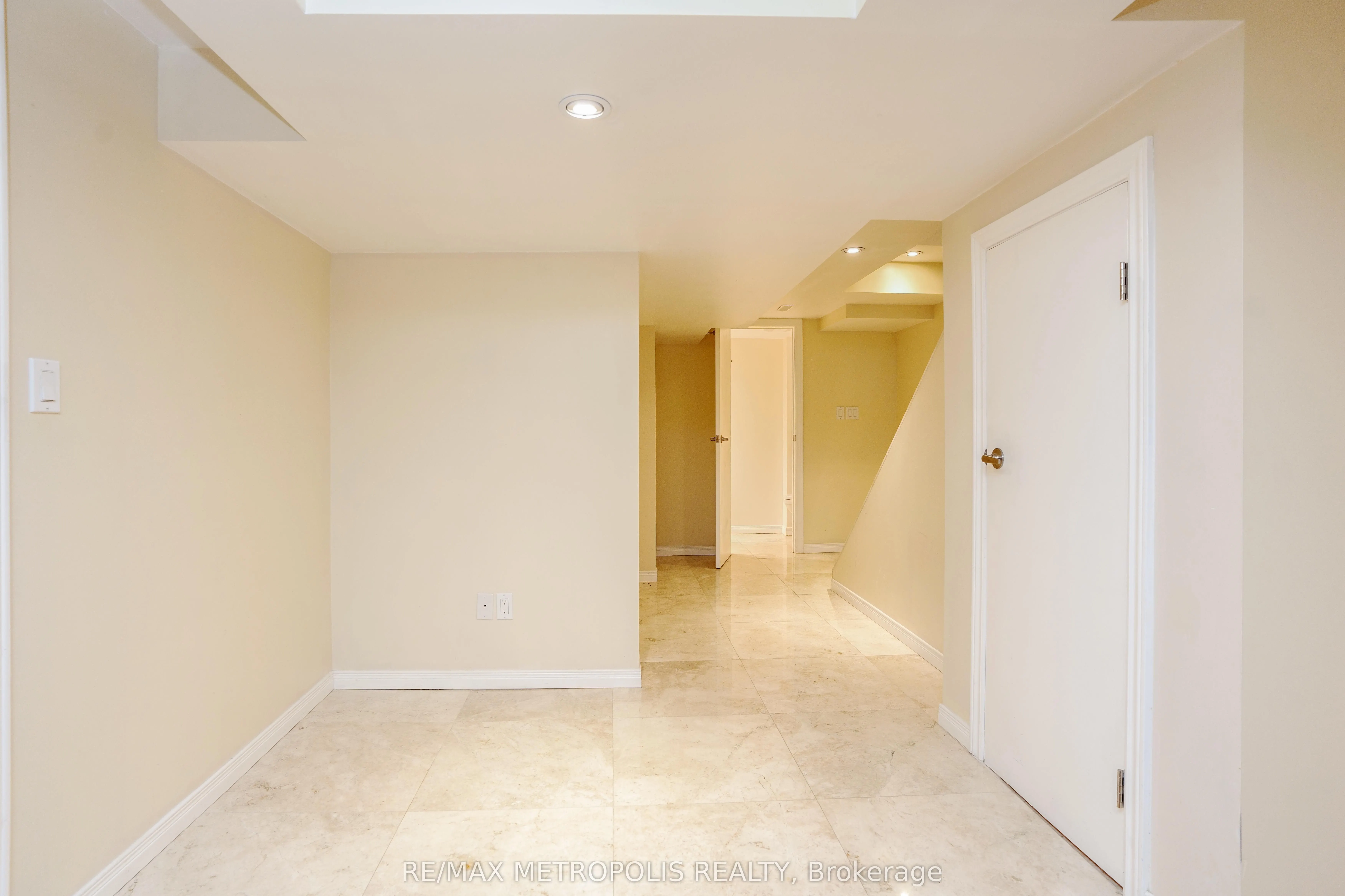 2 Royalwood Court, #59