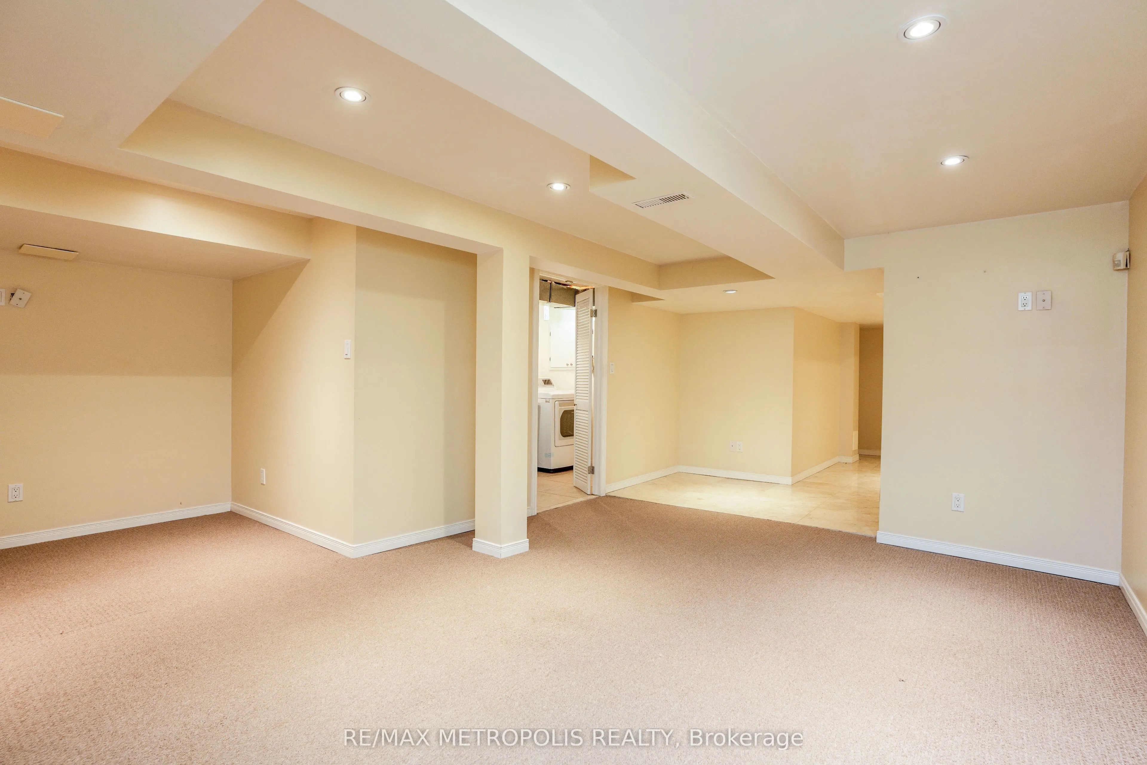 2 Royalwood Court, #59
