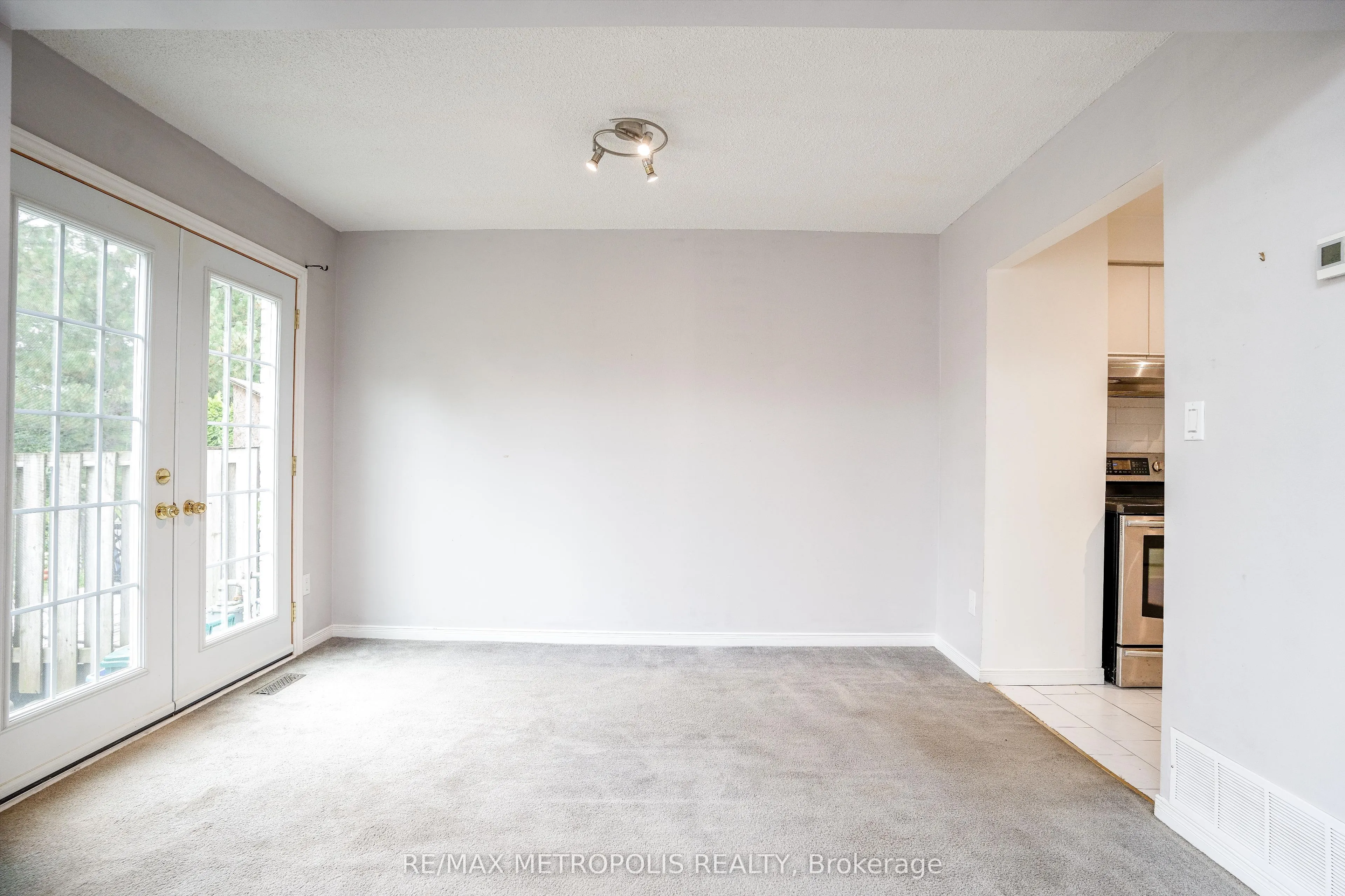 2 Royalwood Court, #59