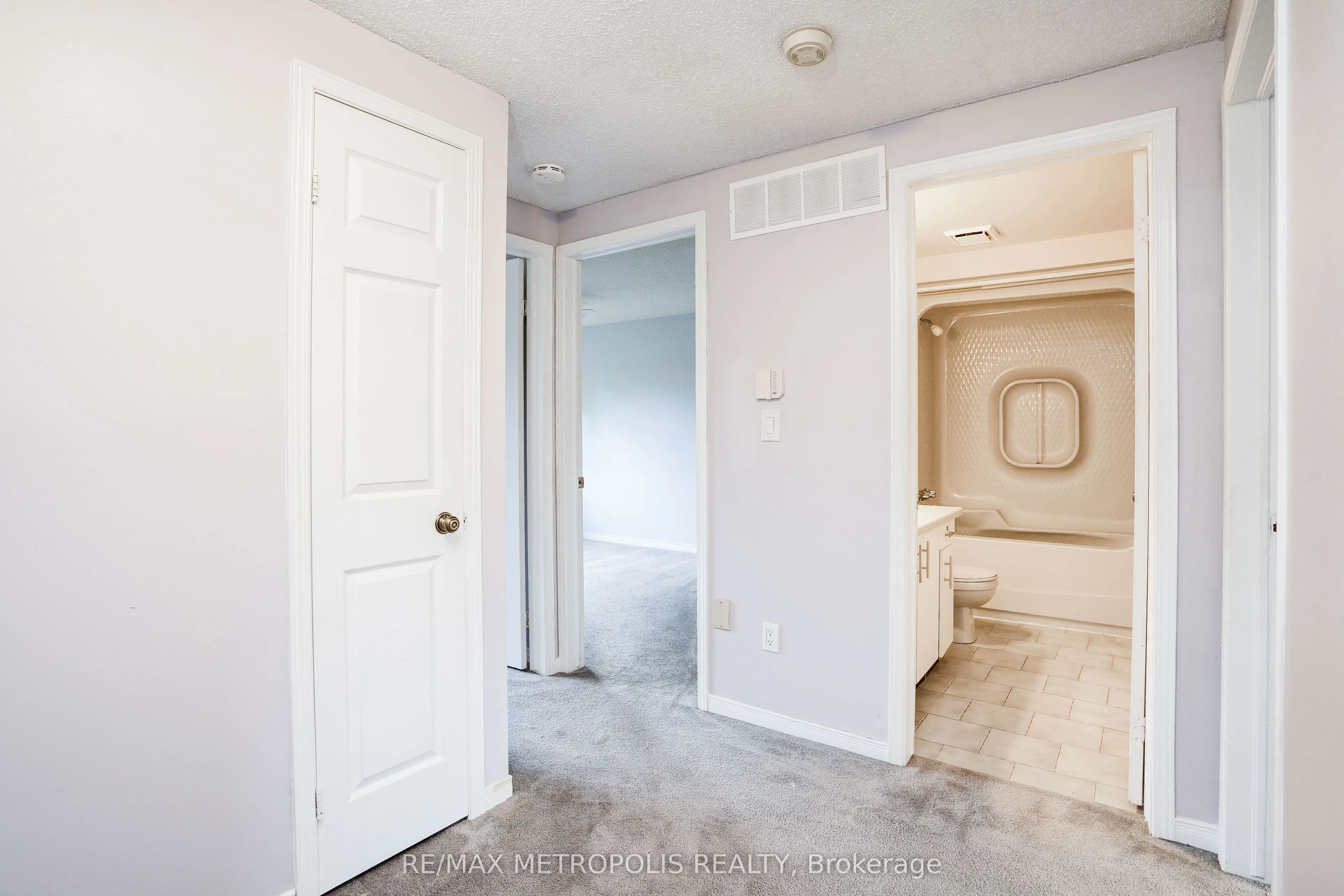 2 Royalwood Court, #59