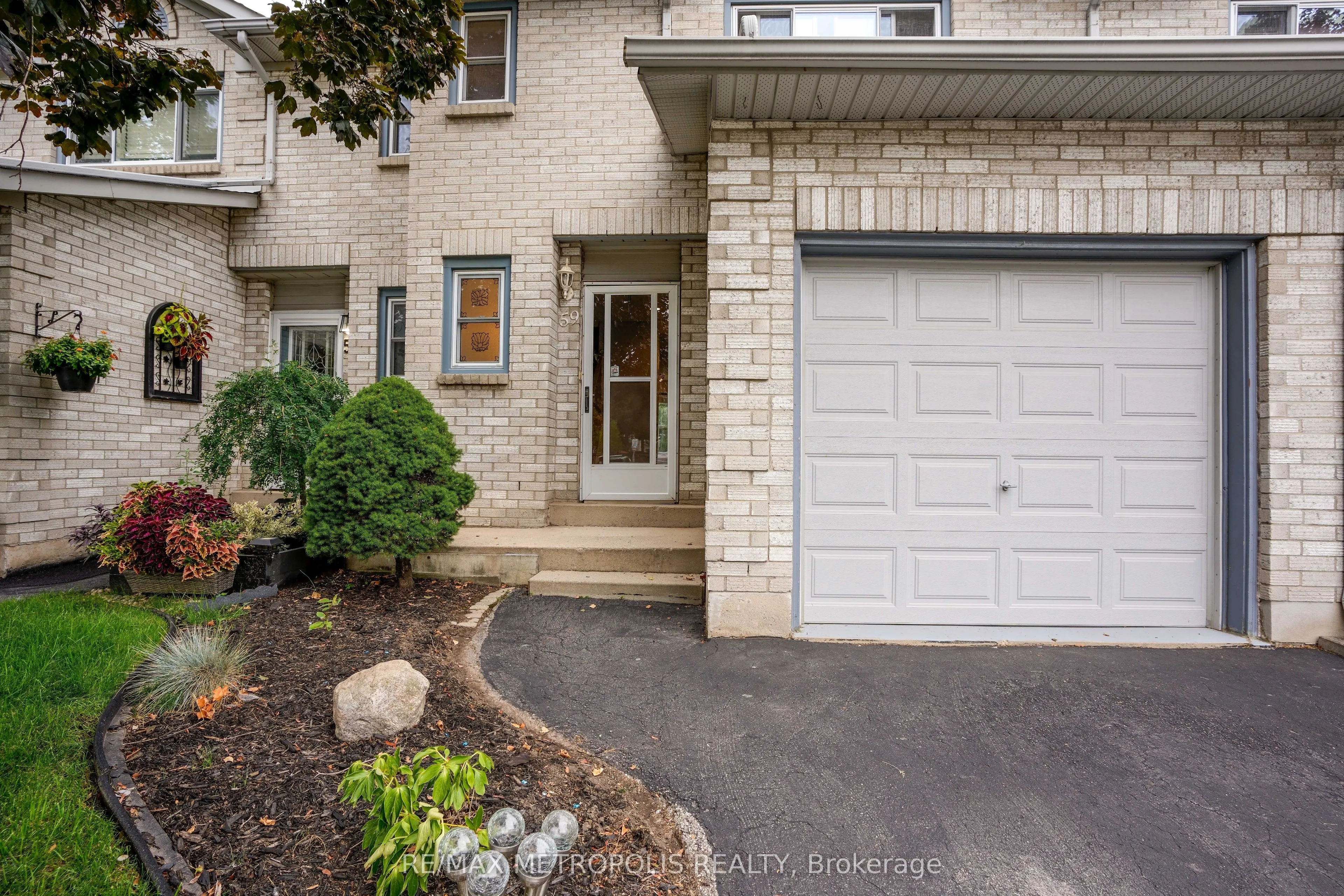 2 Royalwood Court, #59