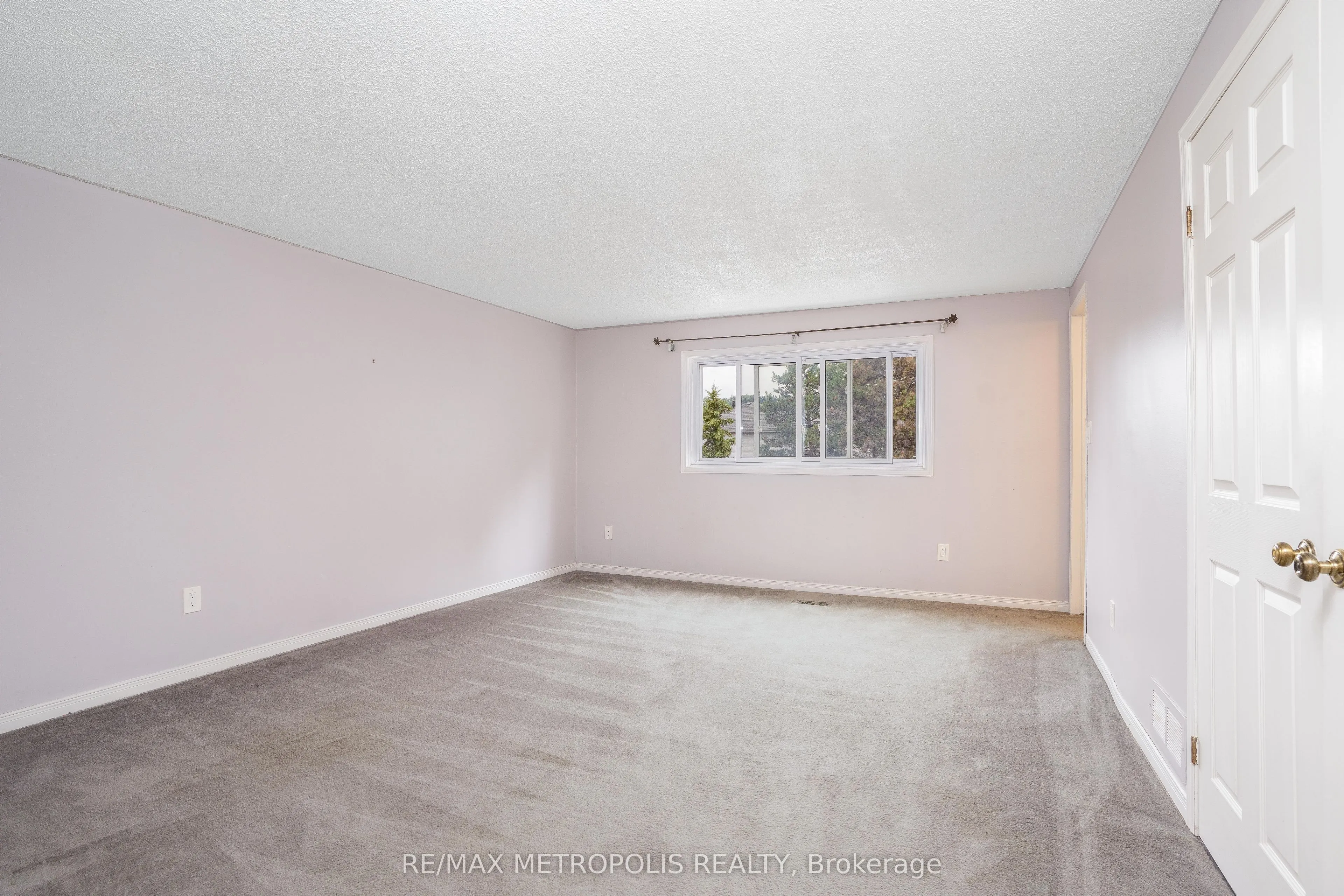 2 Royalwood Court, #59