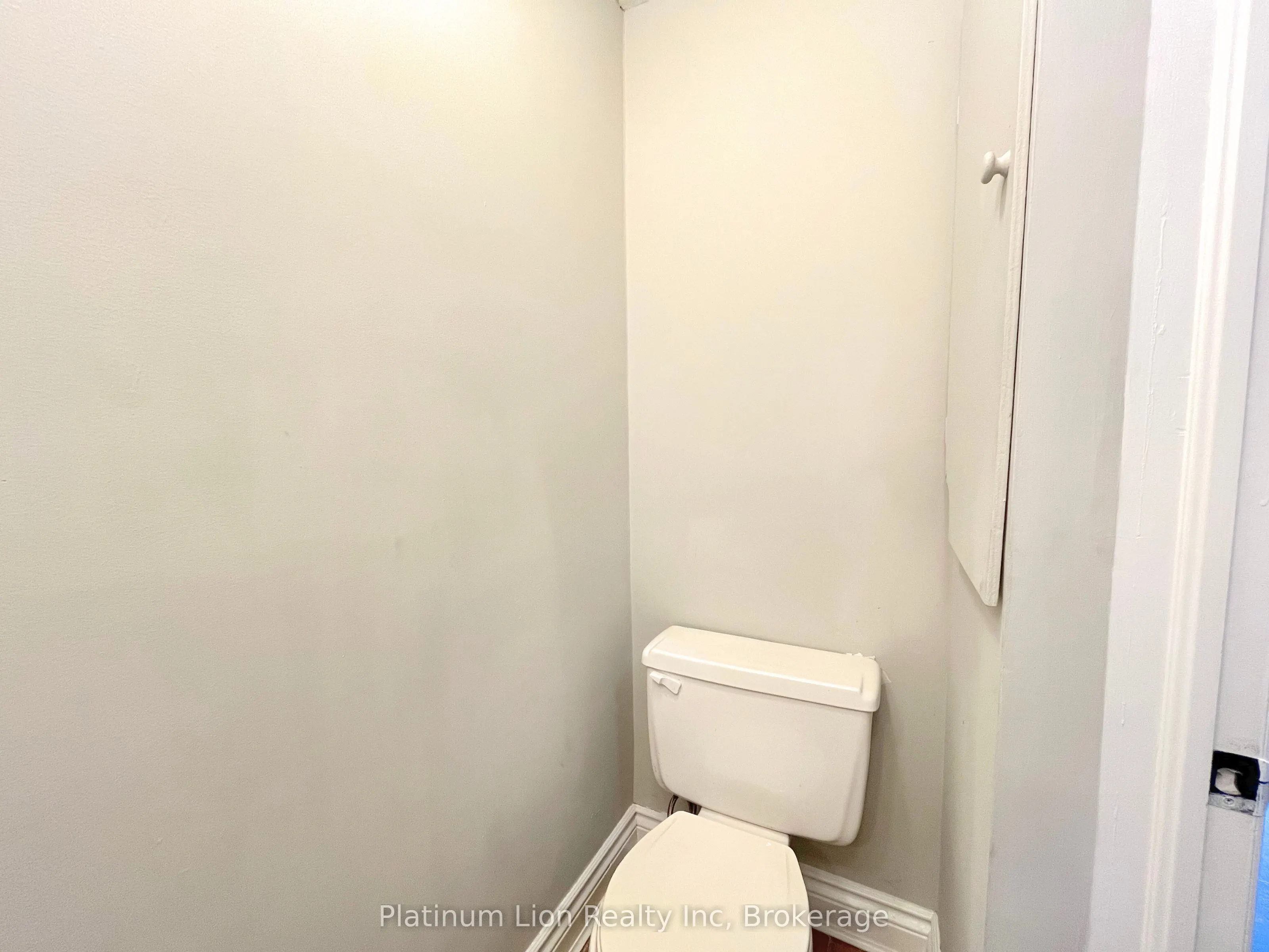 225 King Street E, #4